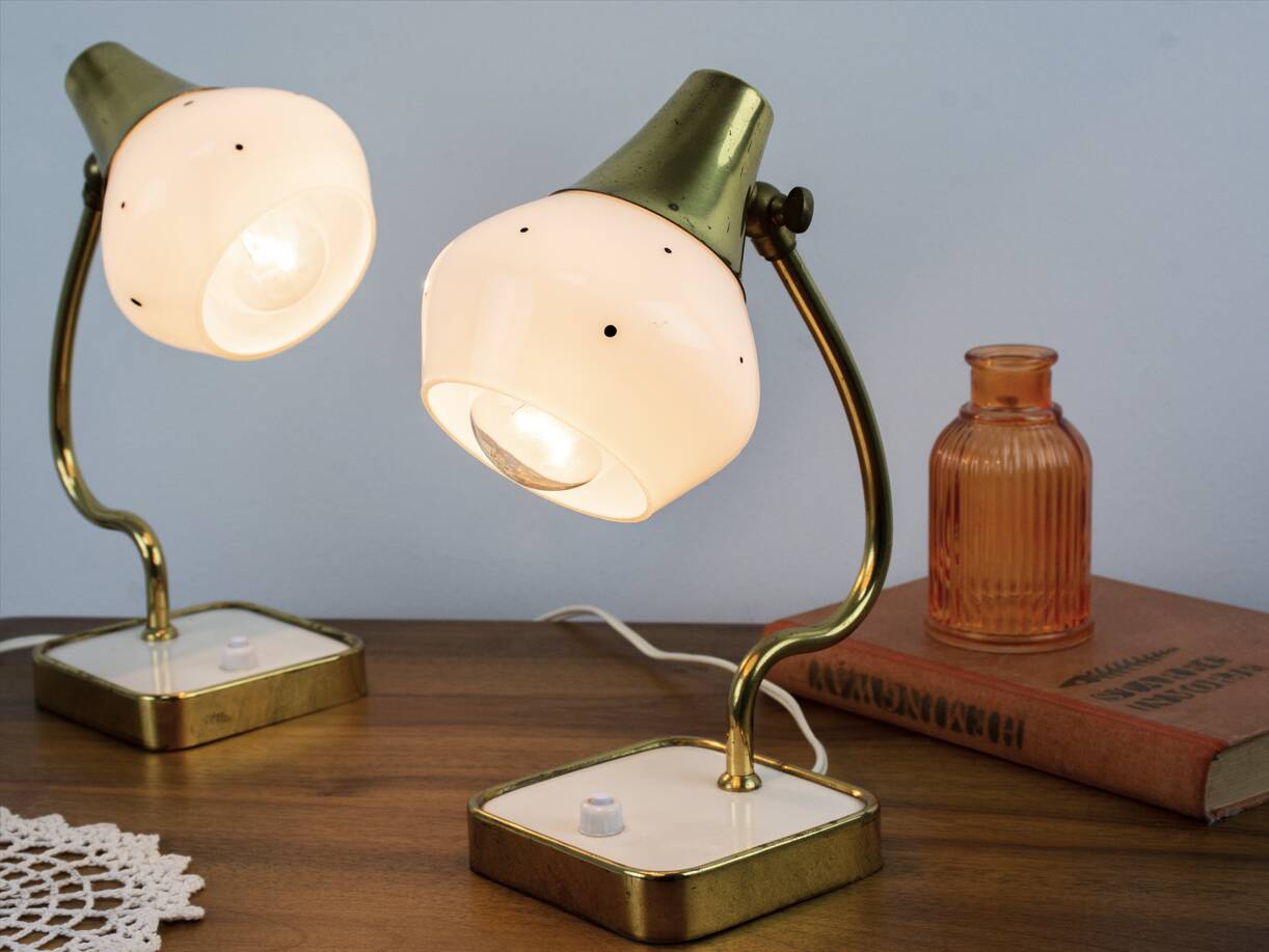 Set of 2 Vintage Mid-Century Table Lamps With Brass Stems And White Shades