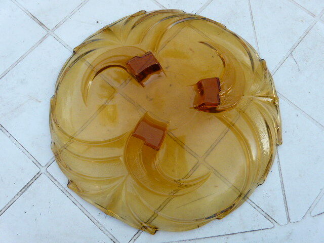 Empty cup tripod pocket in yellow smoked pressed glass