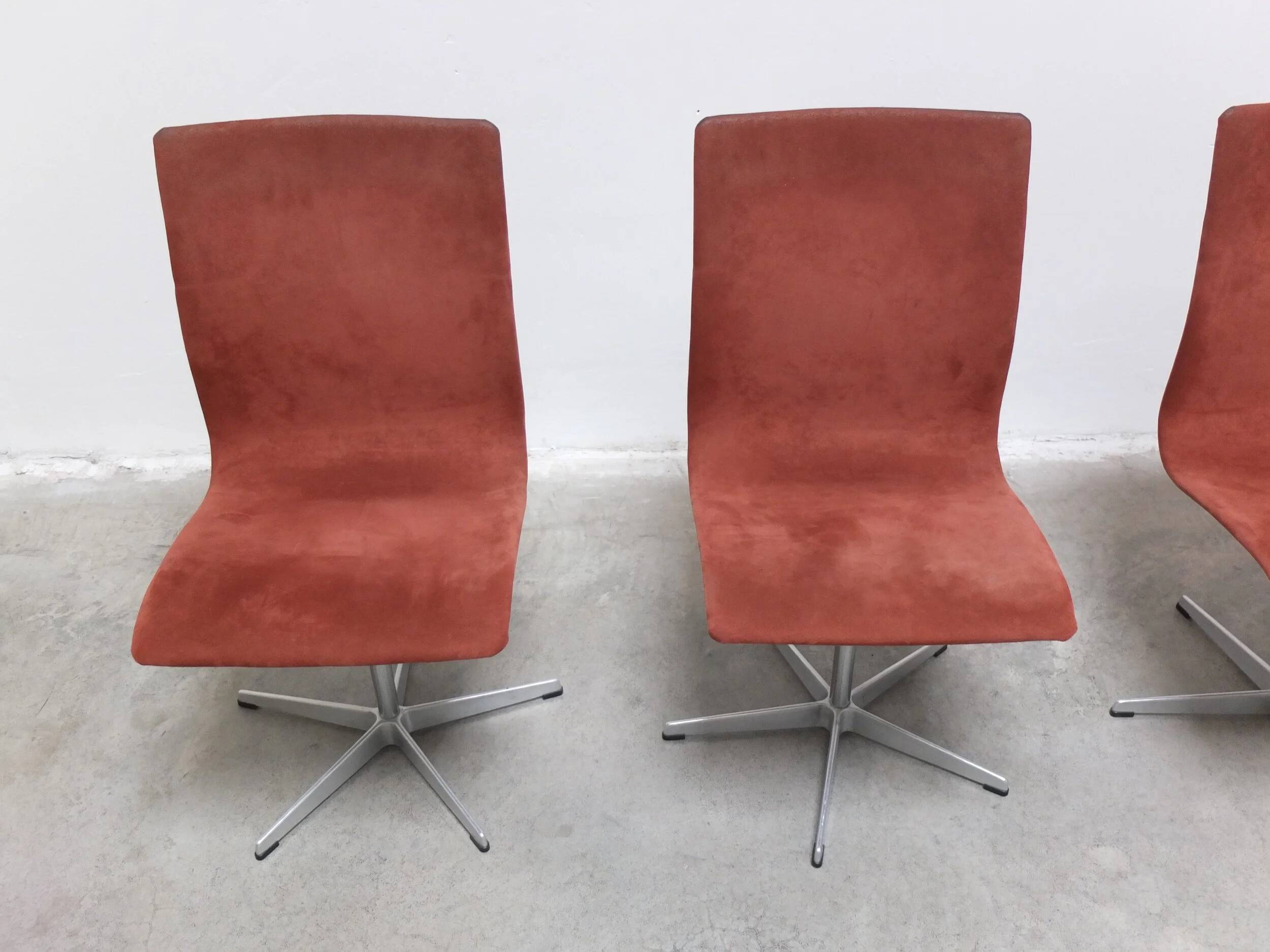Early set of 4 'Oxford' swivel chairs by Arne Jacobsen for Fritz Hansen, 1966