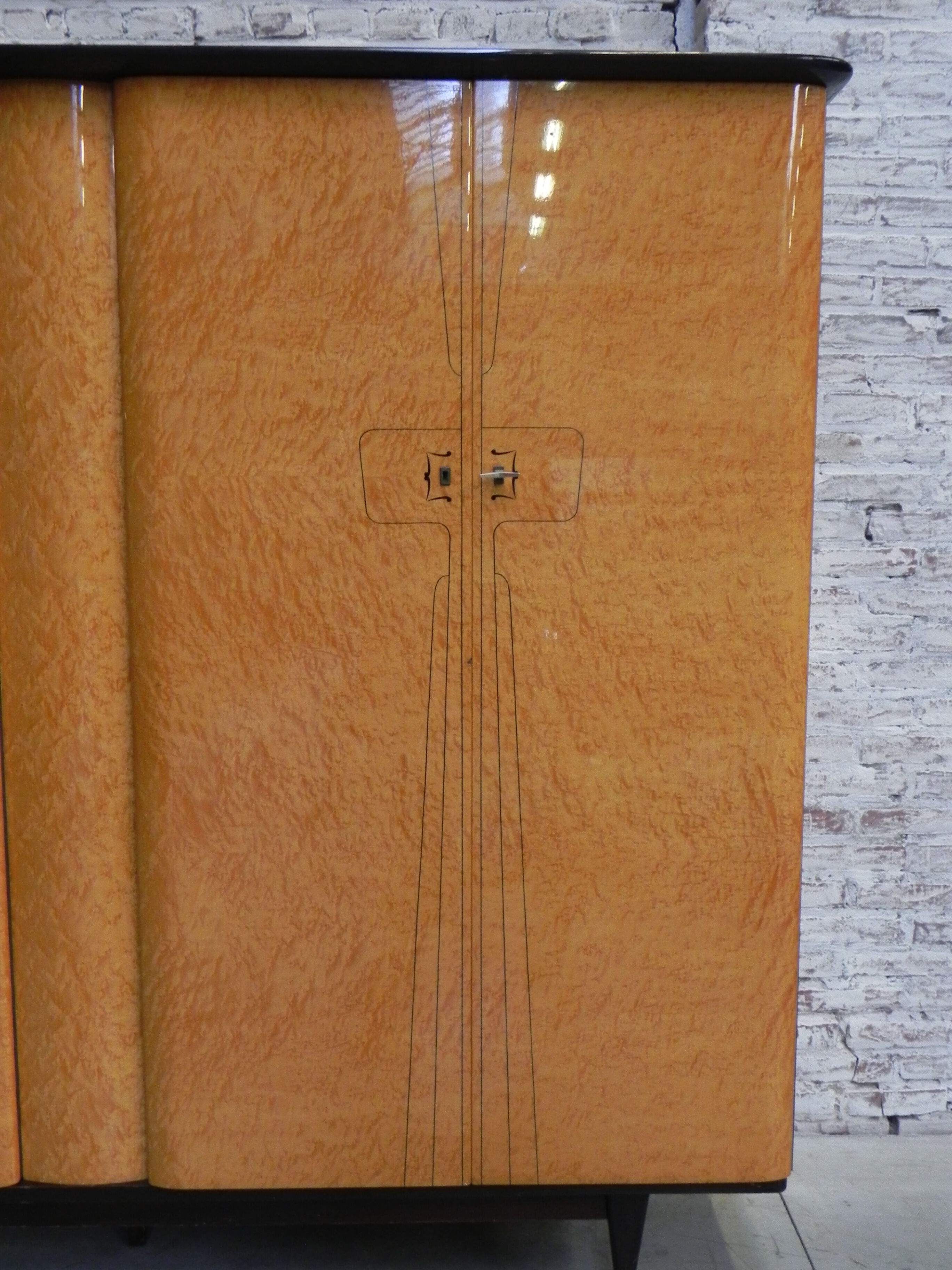 Wardrobe with 4 doors