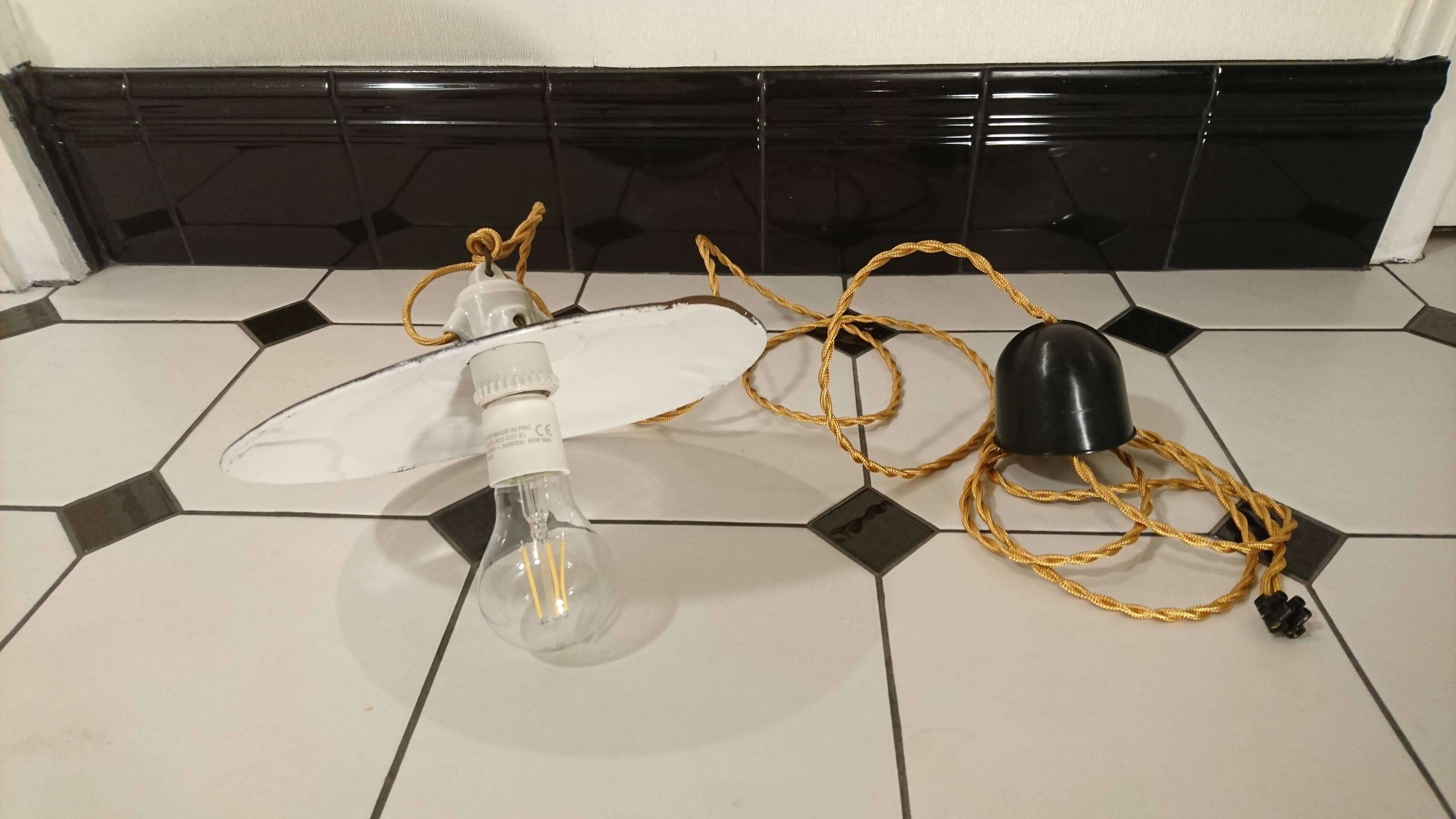 Chandelier workshop metal enamelled porcelain base