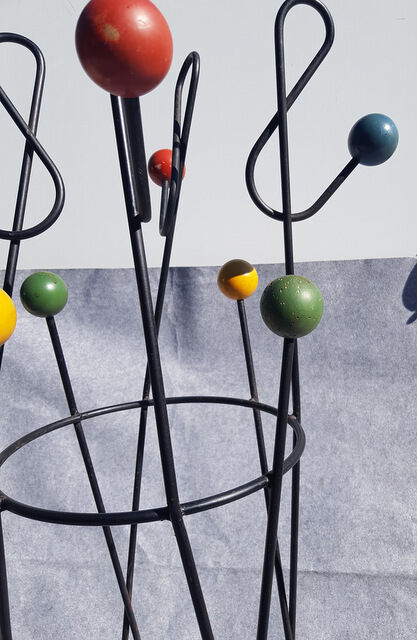 Black metal coat rack