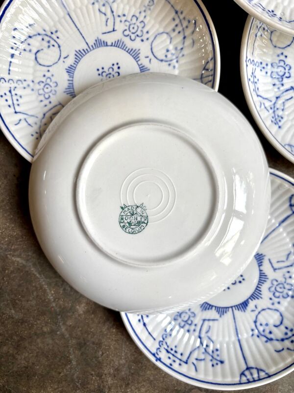 6 assiettes à pain Boch La Louvière en faïence émaillée bleue, service ''Copenhague'' - années 1920-30