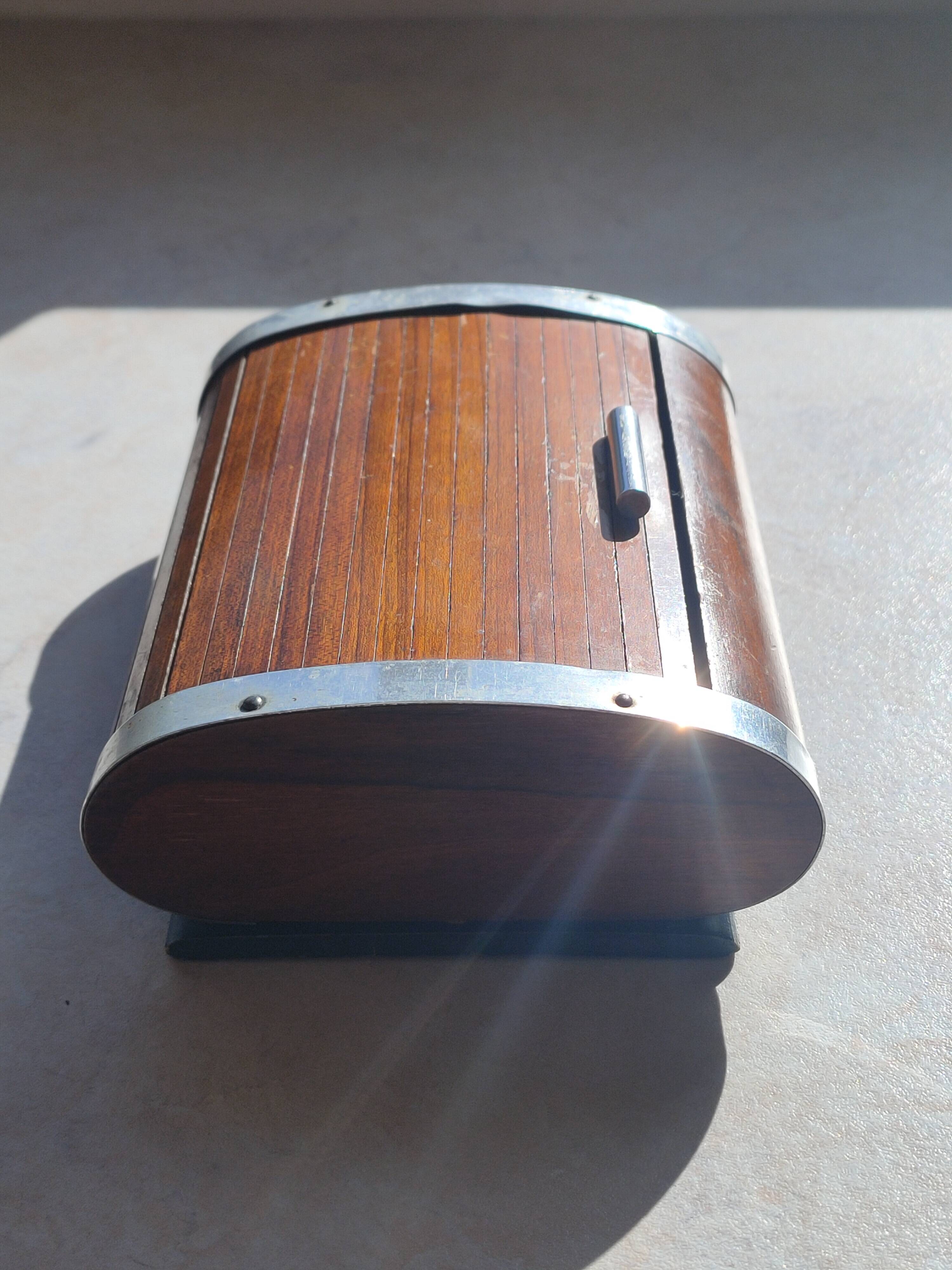 Art Deco curtain box;