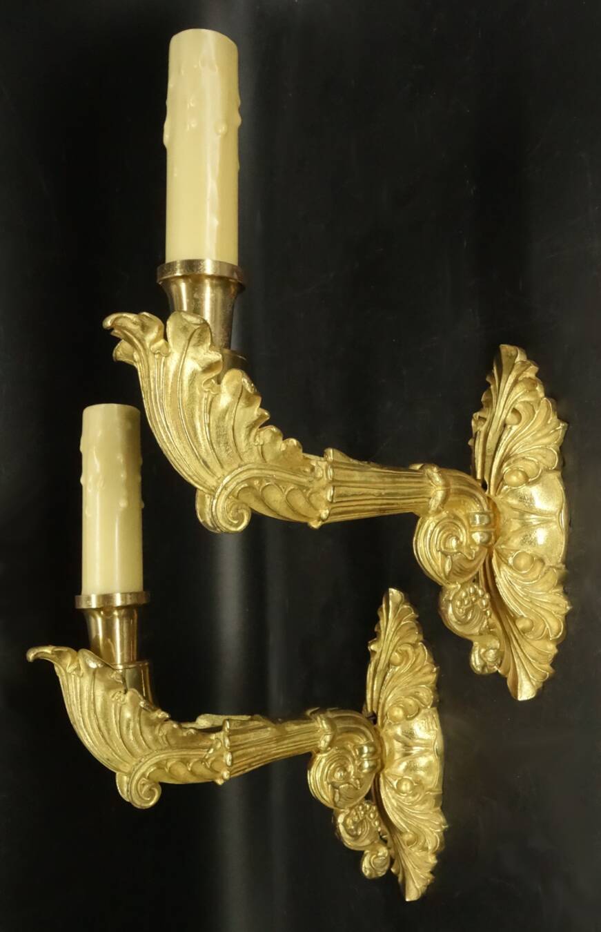 Pair of Restoration style 1-light wall lights - gilt bronze