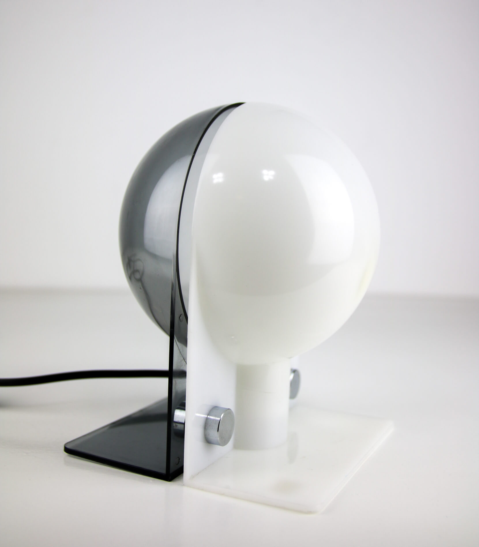 Lampe de table Sirio gris et blanc de Guzzini