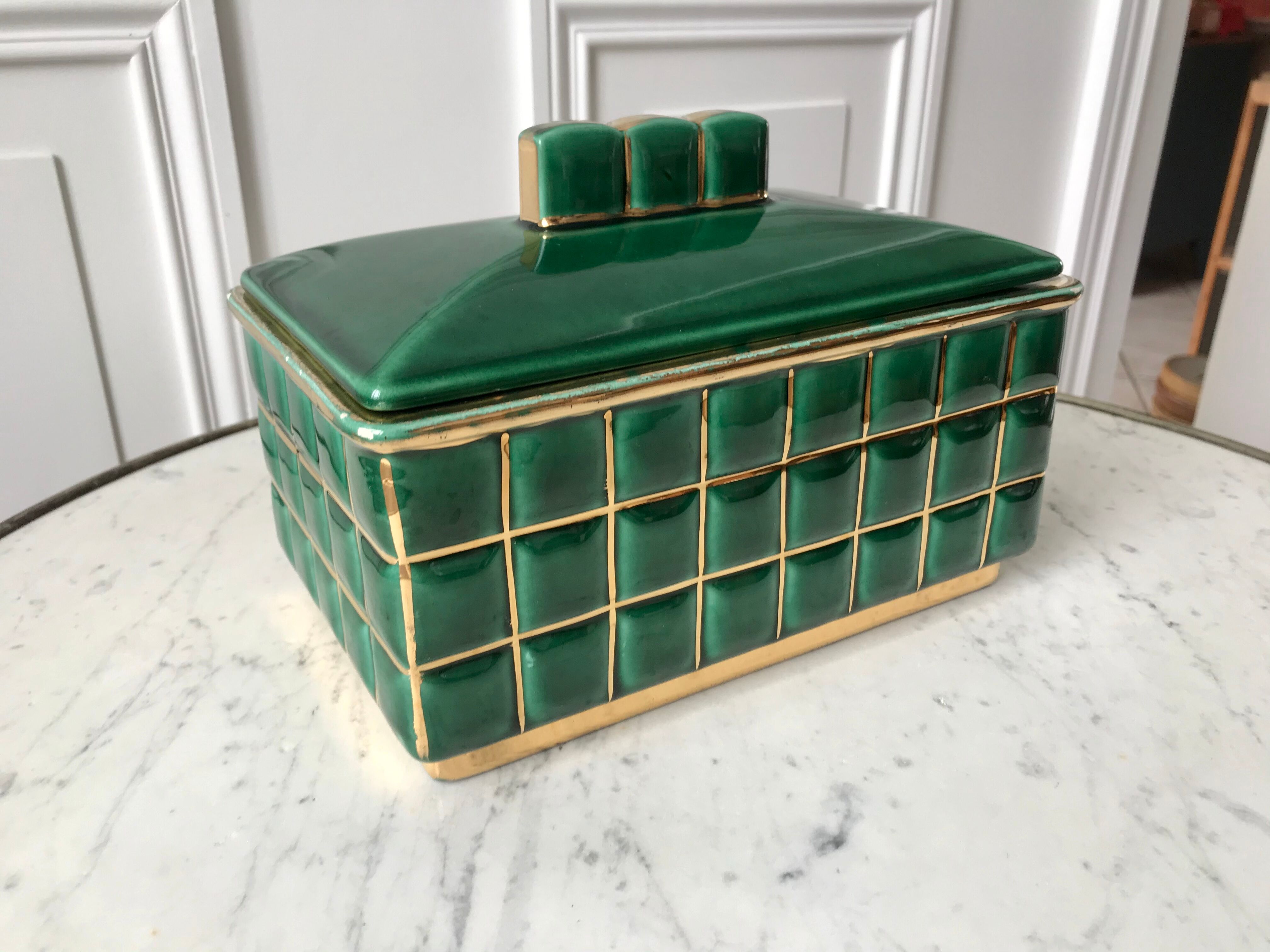 Green and golden box 50s