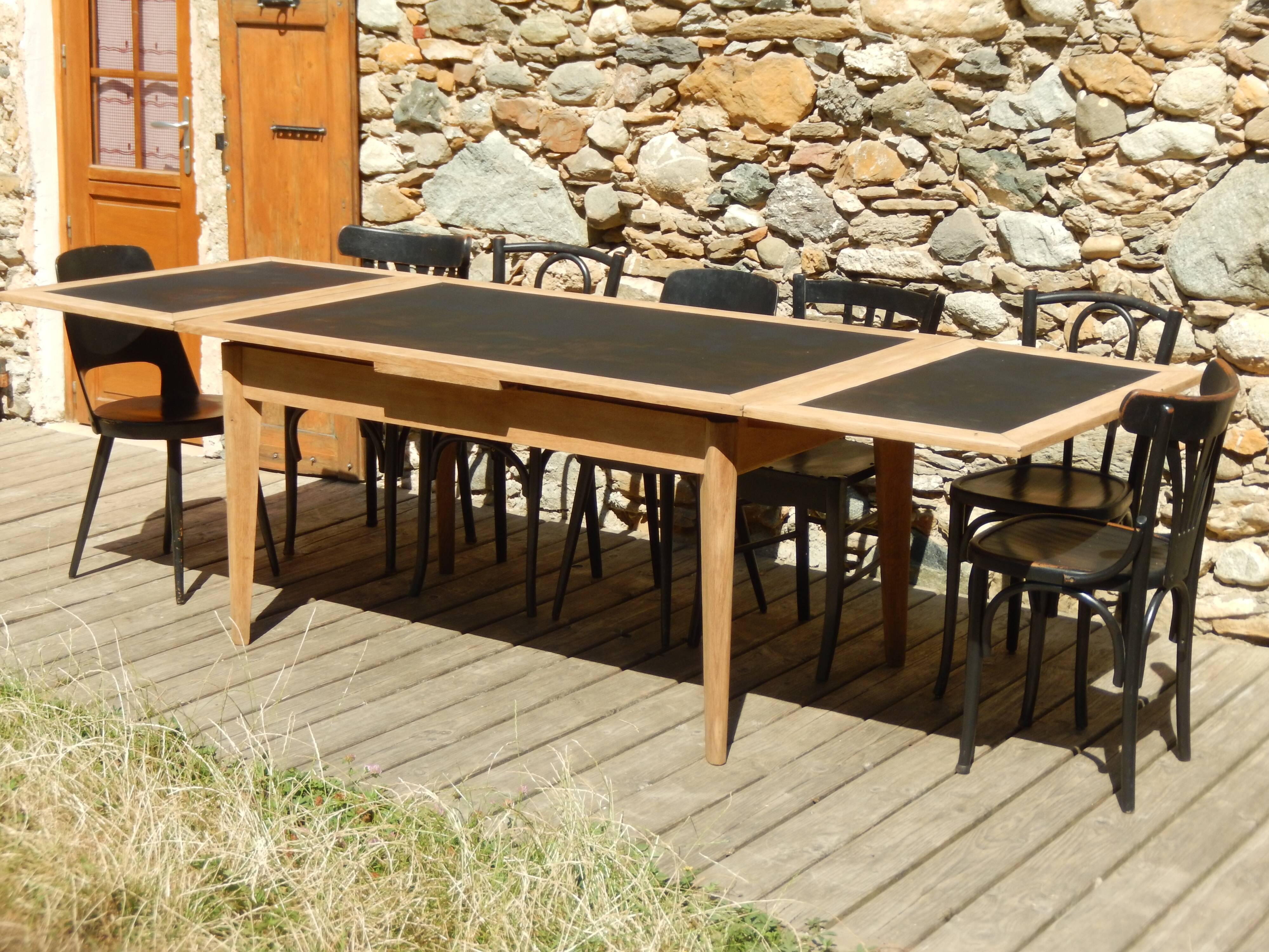 Splendide ancienne table scandinave à rallonges rénovée en chêne 2m58m