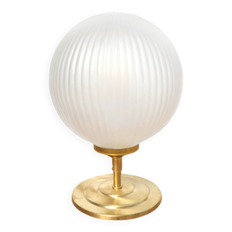 Lampe de table globe vintage et laiton