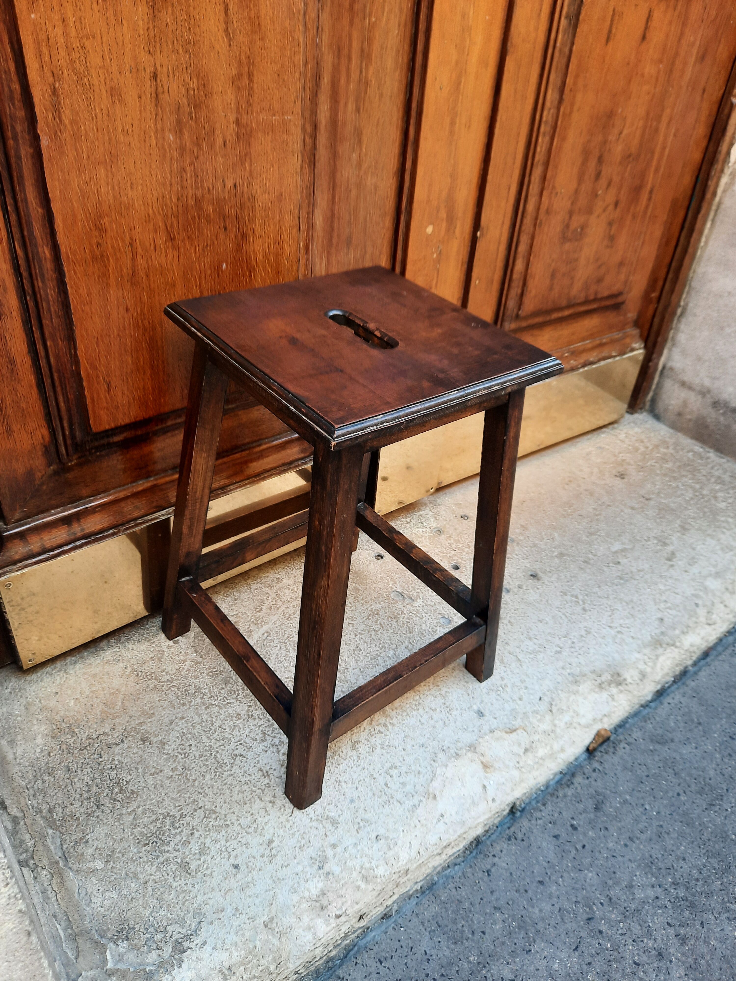 Workshop stool