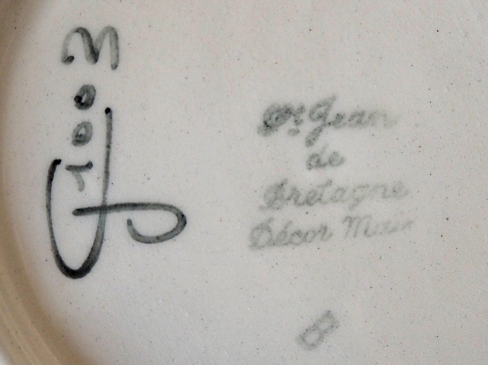 Breton covered dish St Jean de Bretagne