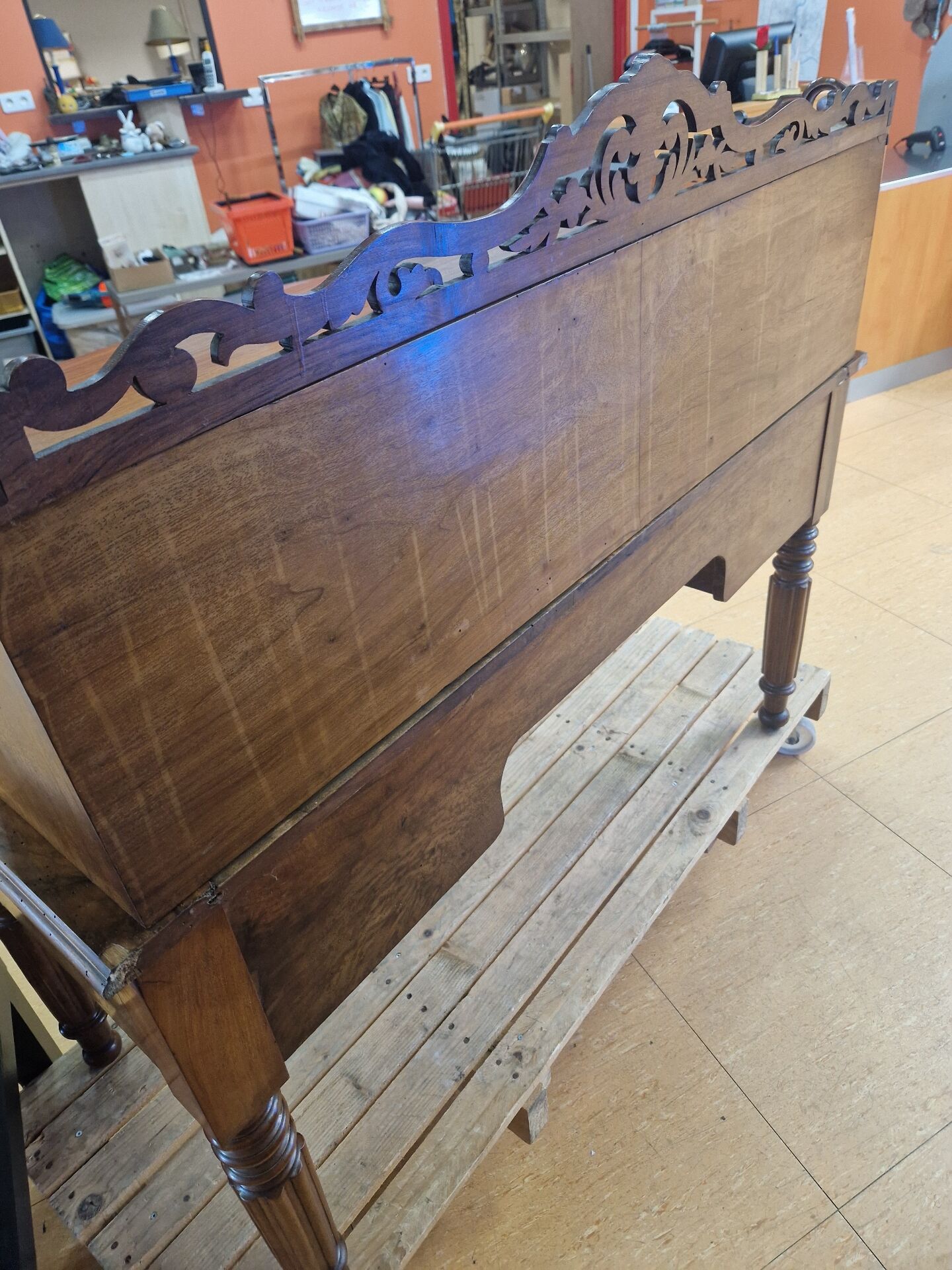 Graduated desk