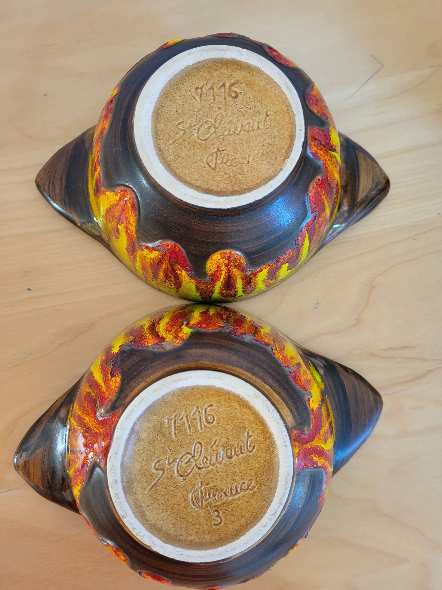 Saint Clément ear bowls