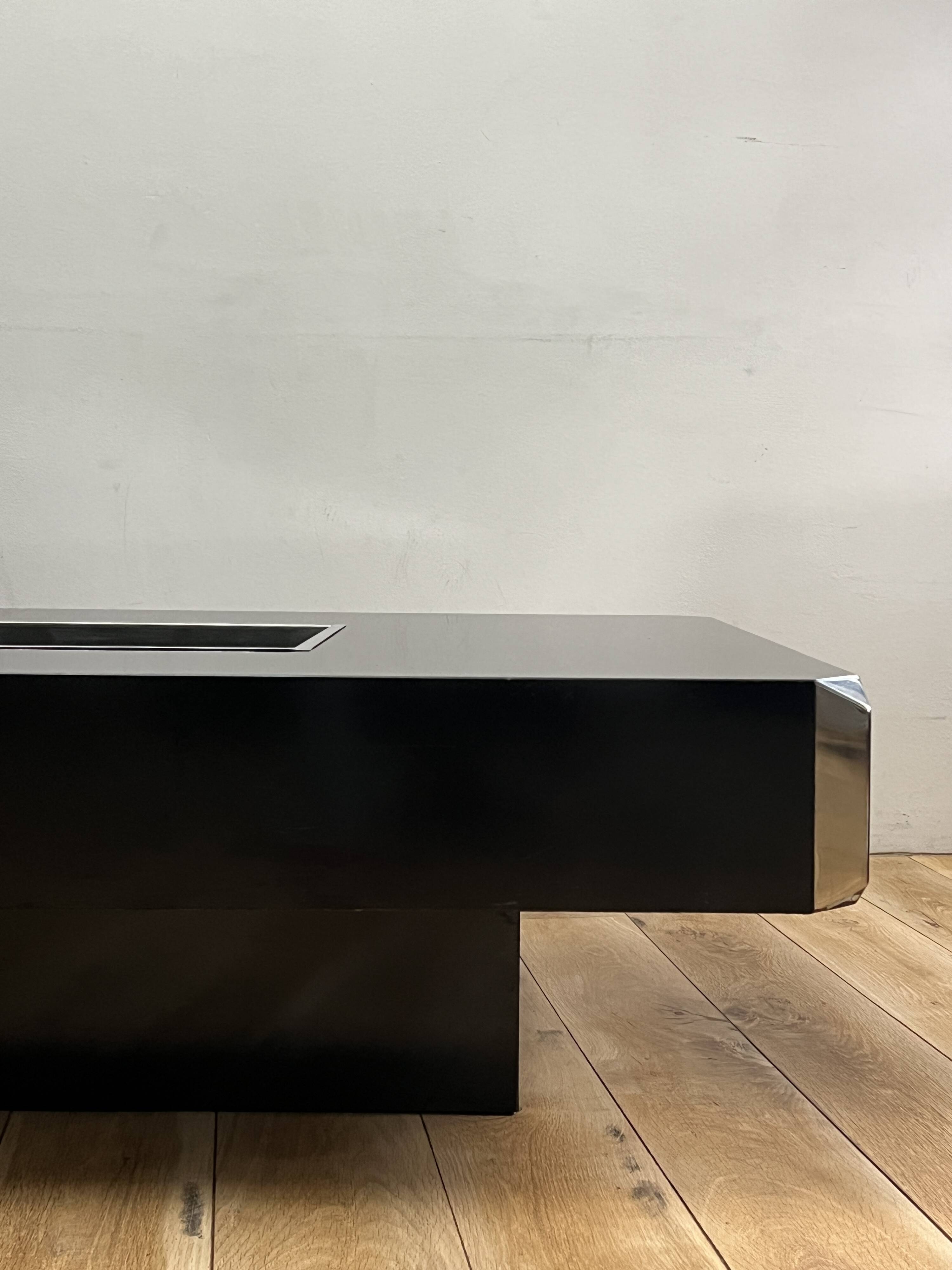 Alveo black coffee table by Willy Rizzo