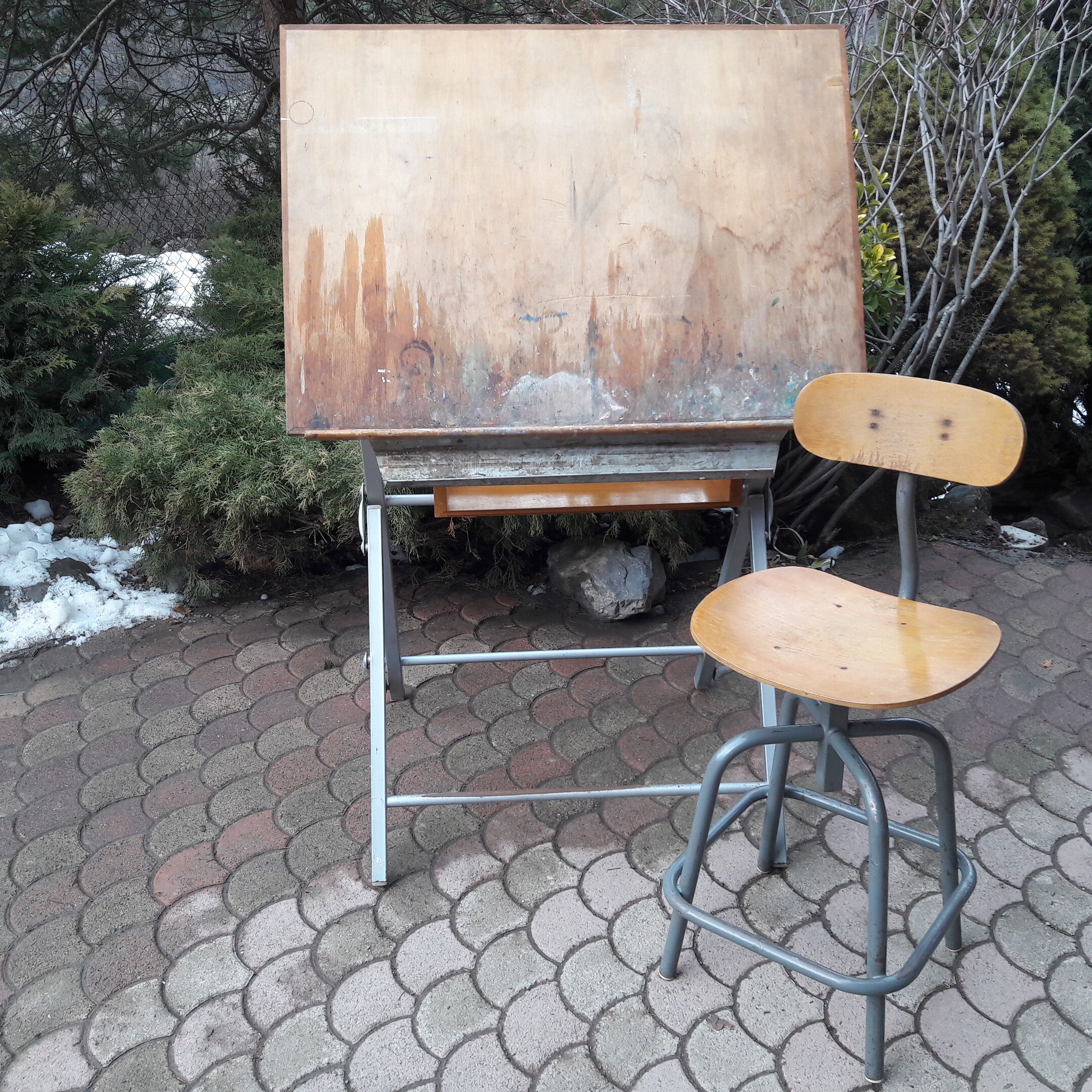 Swivel chair of workshop