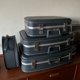 Complete set of "stewardess" nesting suitcases