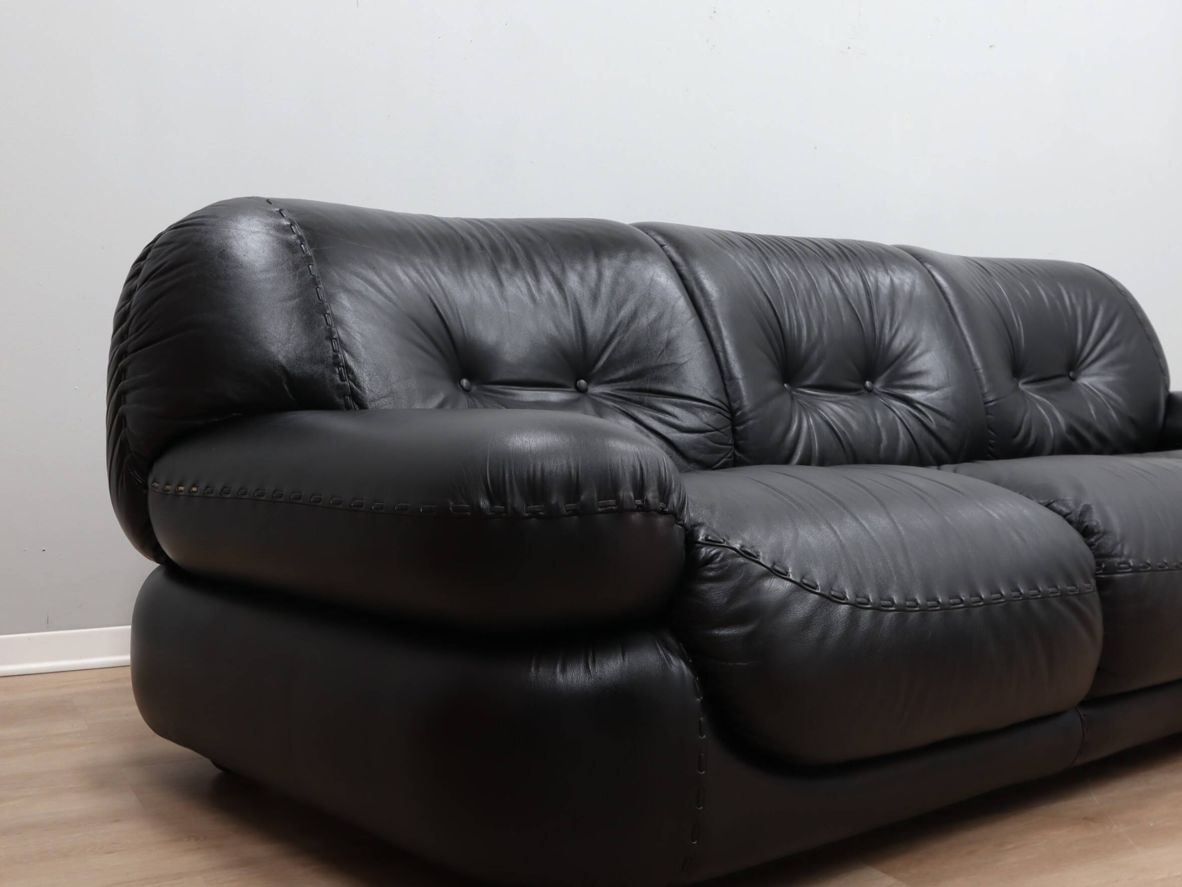 3-Seater black leather Sapporo sofa by Mobil Girgi 1970s