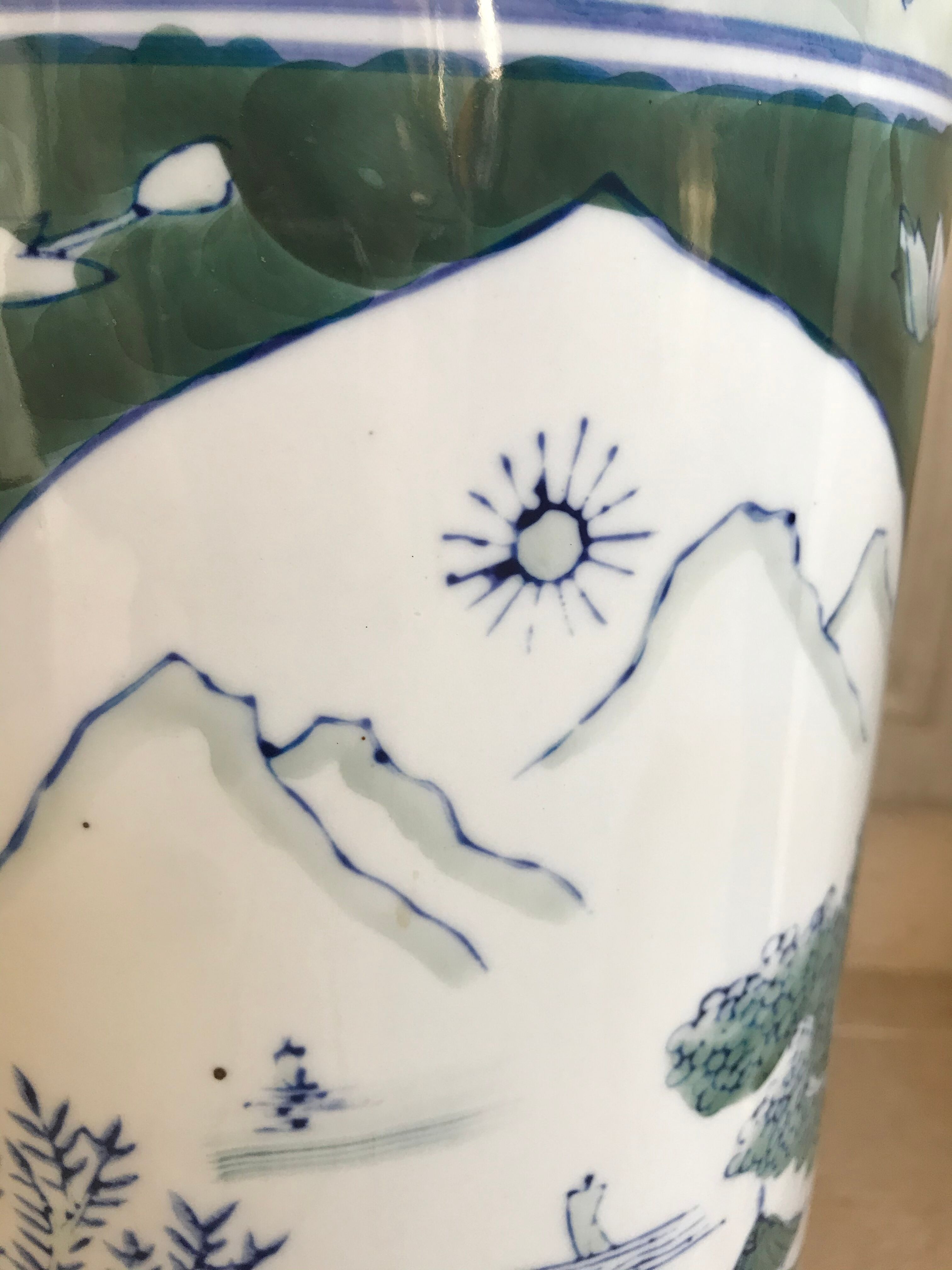 Porcelain roller umbrella holder