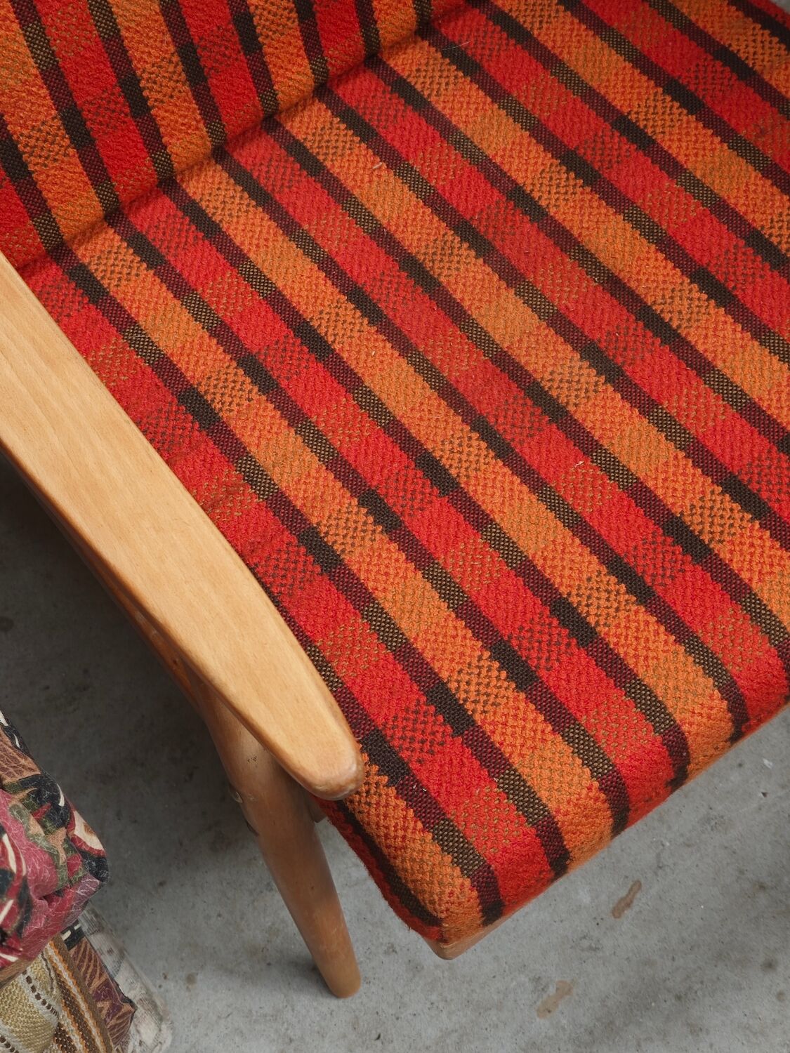 Pair of armchairs (TON) Thonet by Antonin Suman, orange pattern