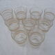 9 verres à vin, liserés dorés et granité – années 1960-1970