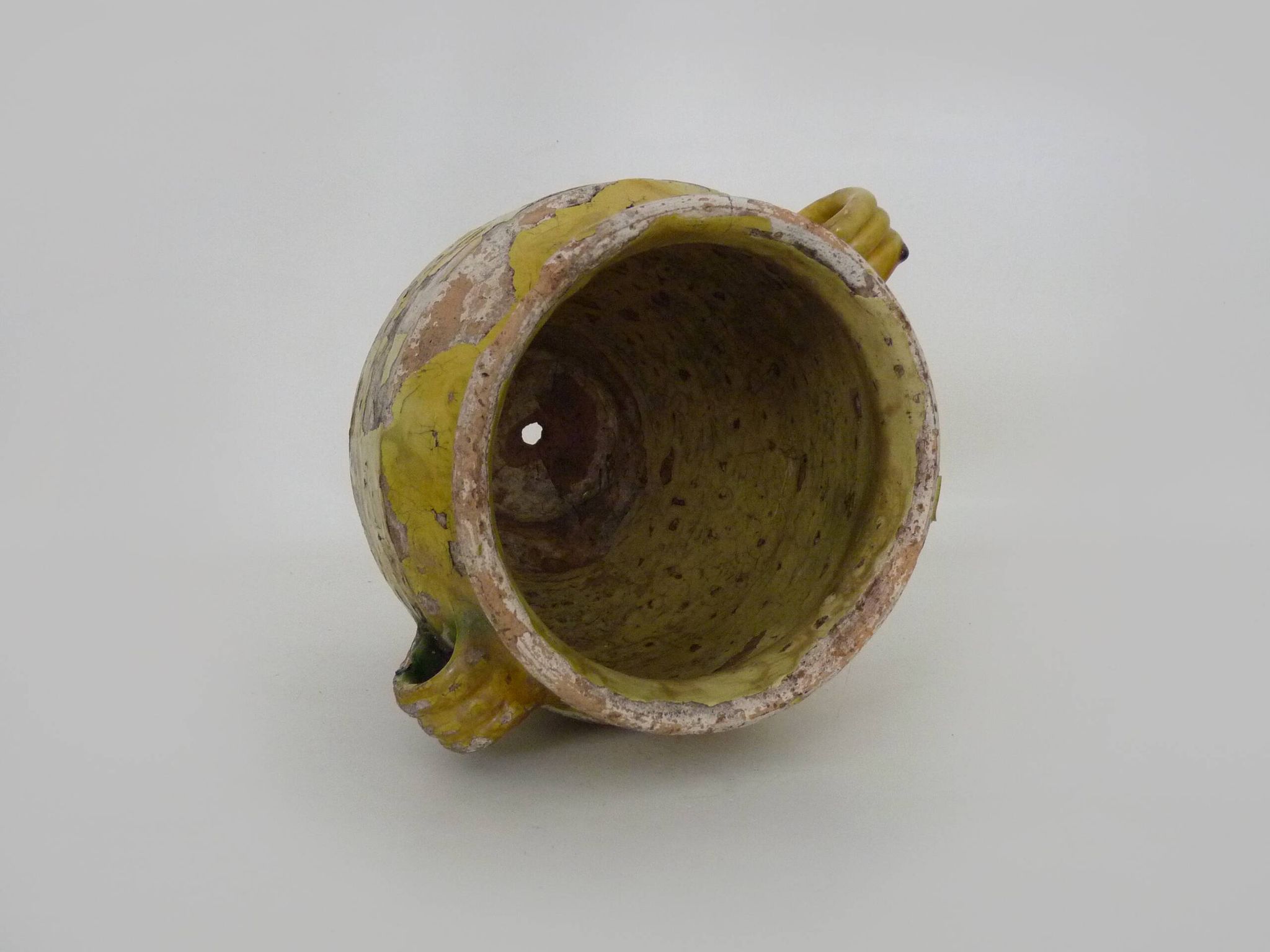 Magnificent glazed yellow confit pot, south-west of France. 19th century.