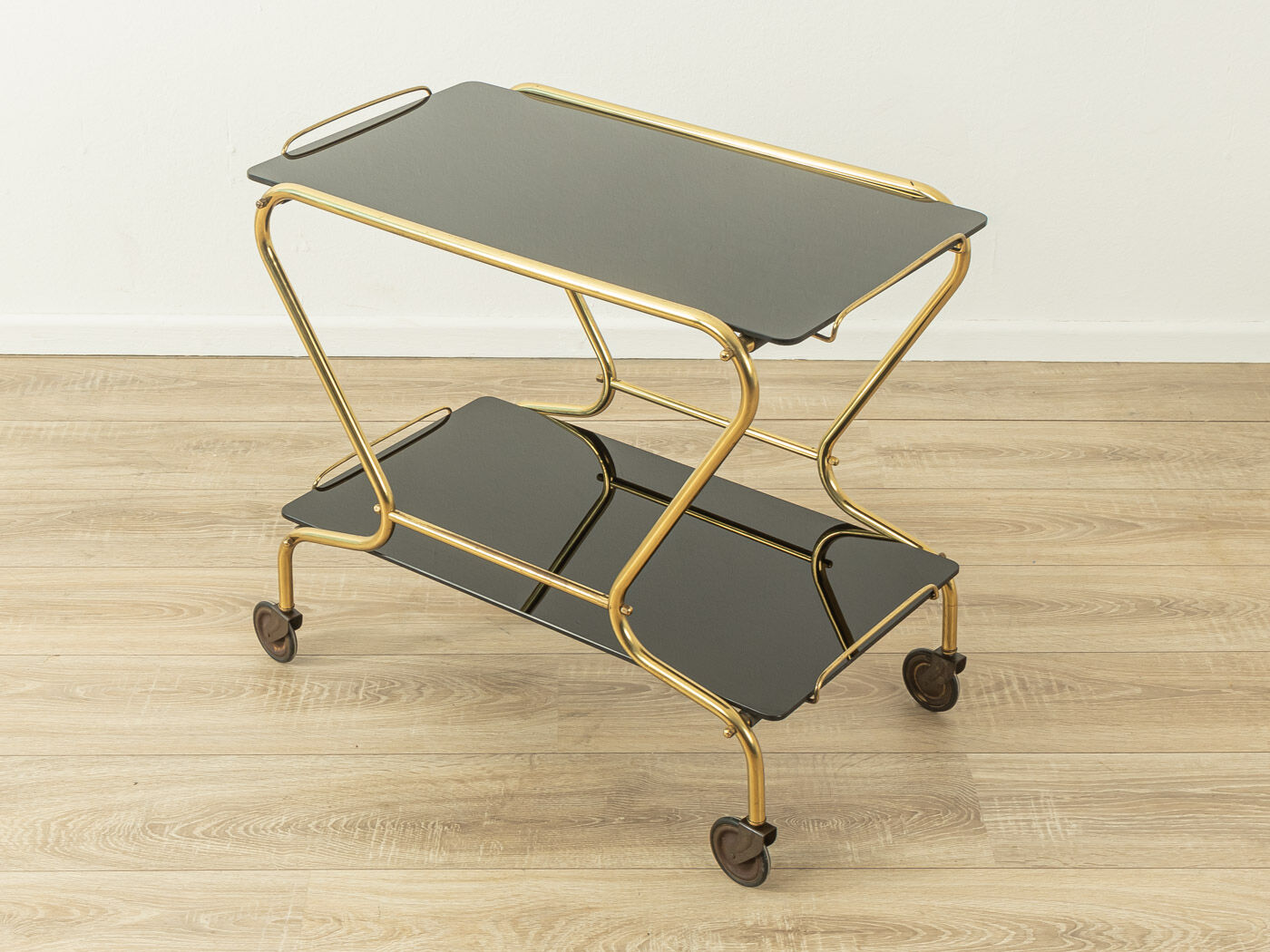 Serving trolley