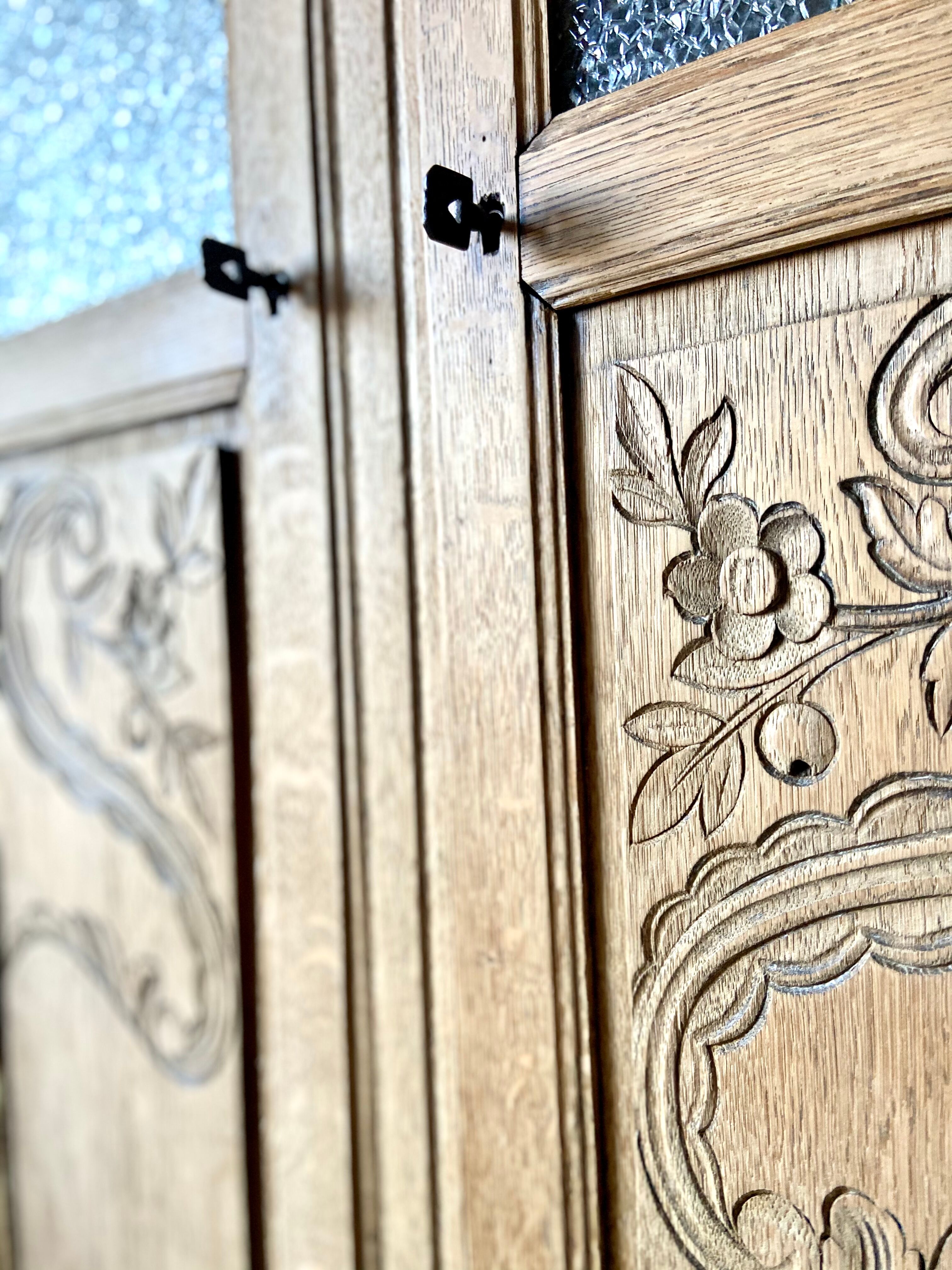 Art deco cabinet showcase