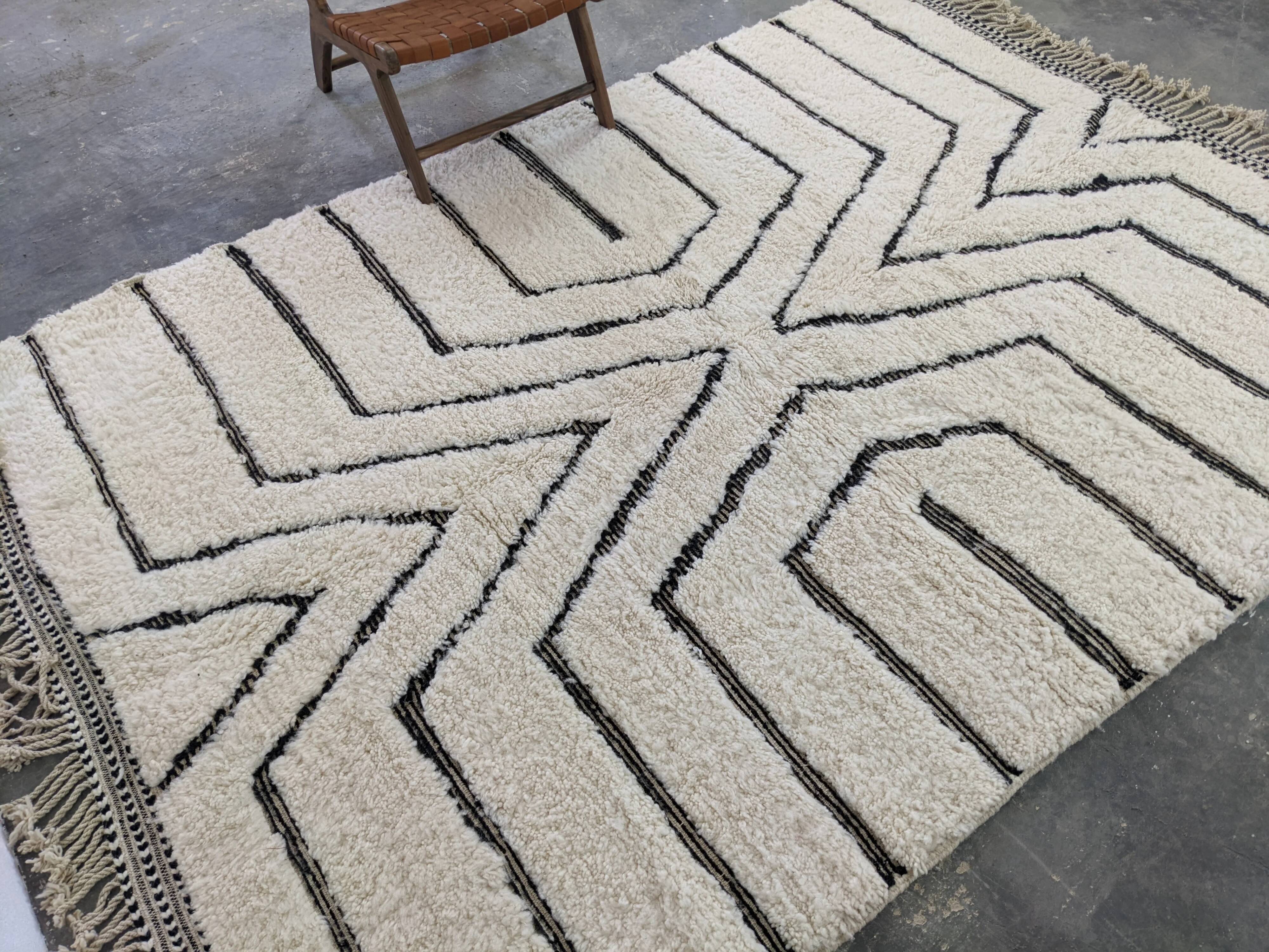 Large Beni Ouarain rug, 295 x 215 cm || 9.68 x 7.05 feet, G-384