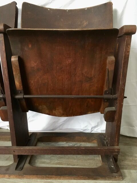 Rangée de 3 fauteuils de cinéma anciens