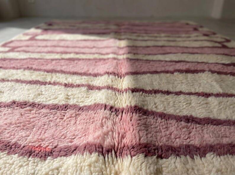 Handmade traditional Berber rug size 2-3 m