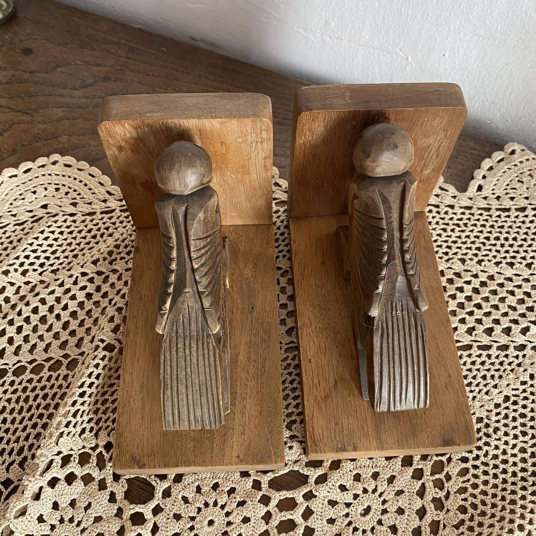 Pair of Art Deco wooden bookends carved with birds.