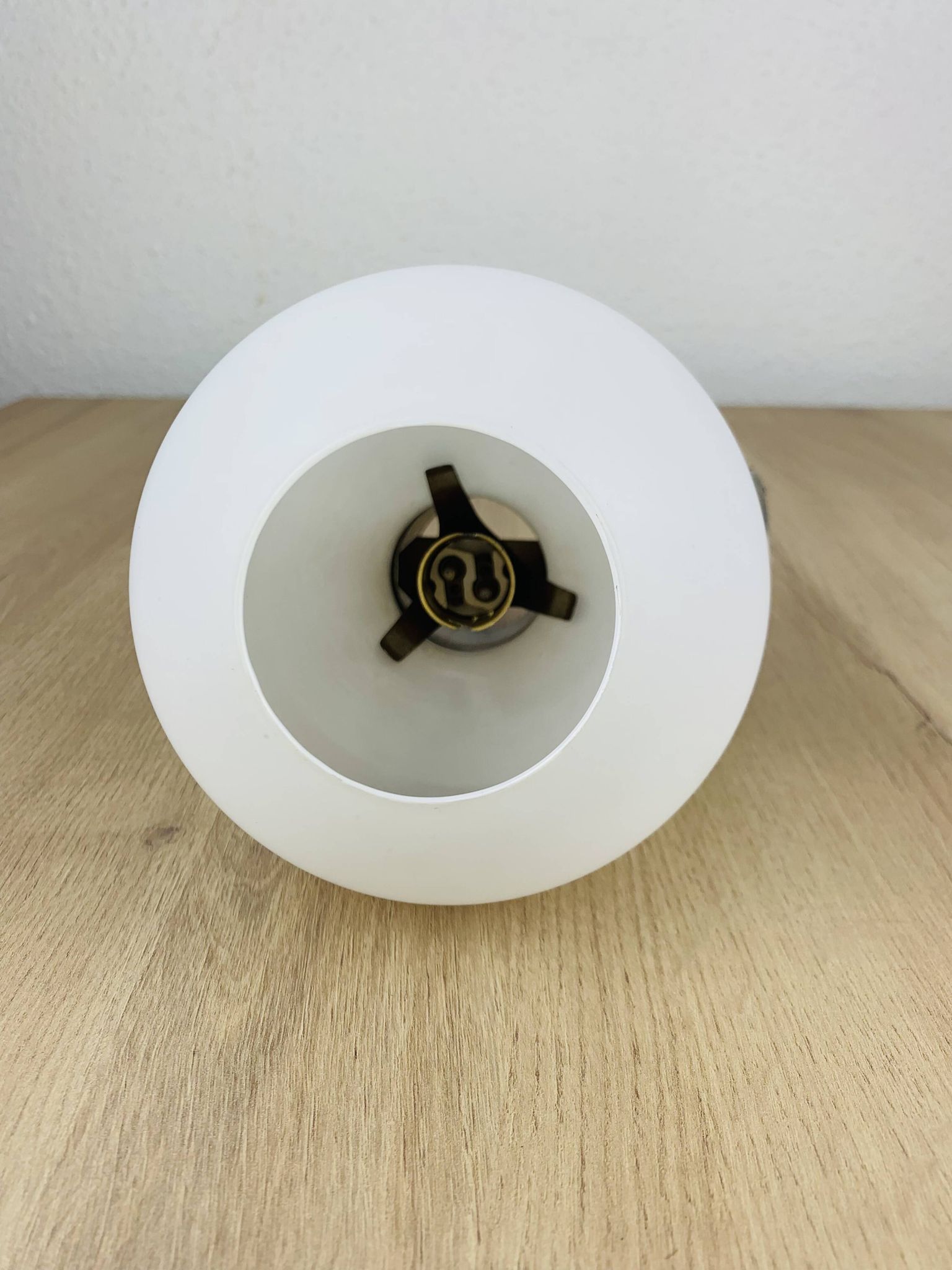 Space age opaline globe wall light, adjustable, and brushed metal, 1960s.