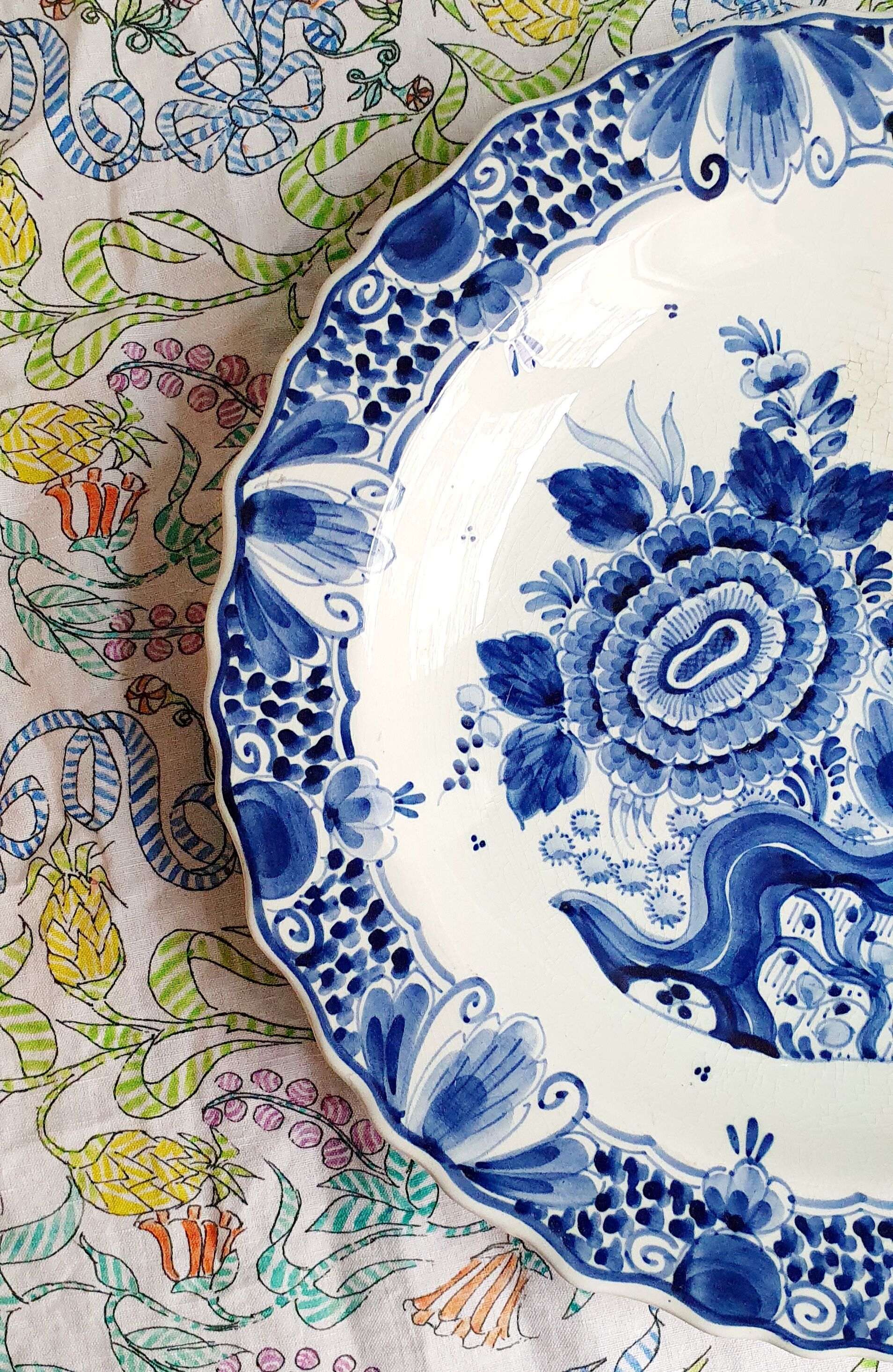 Large hand-painted Royal Delft Blue Holland dish