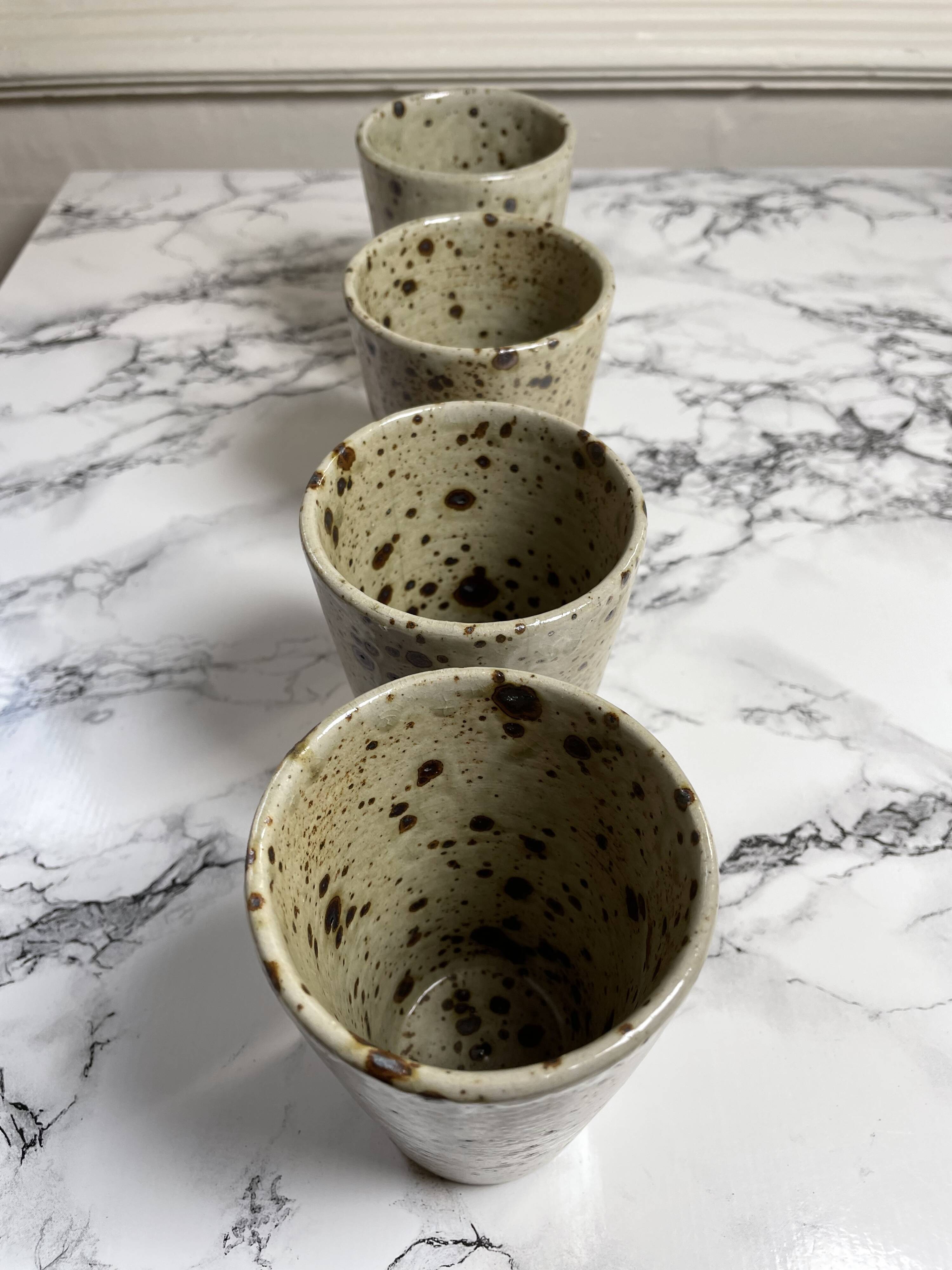 Beige pyrite stoneware mugs