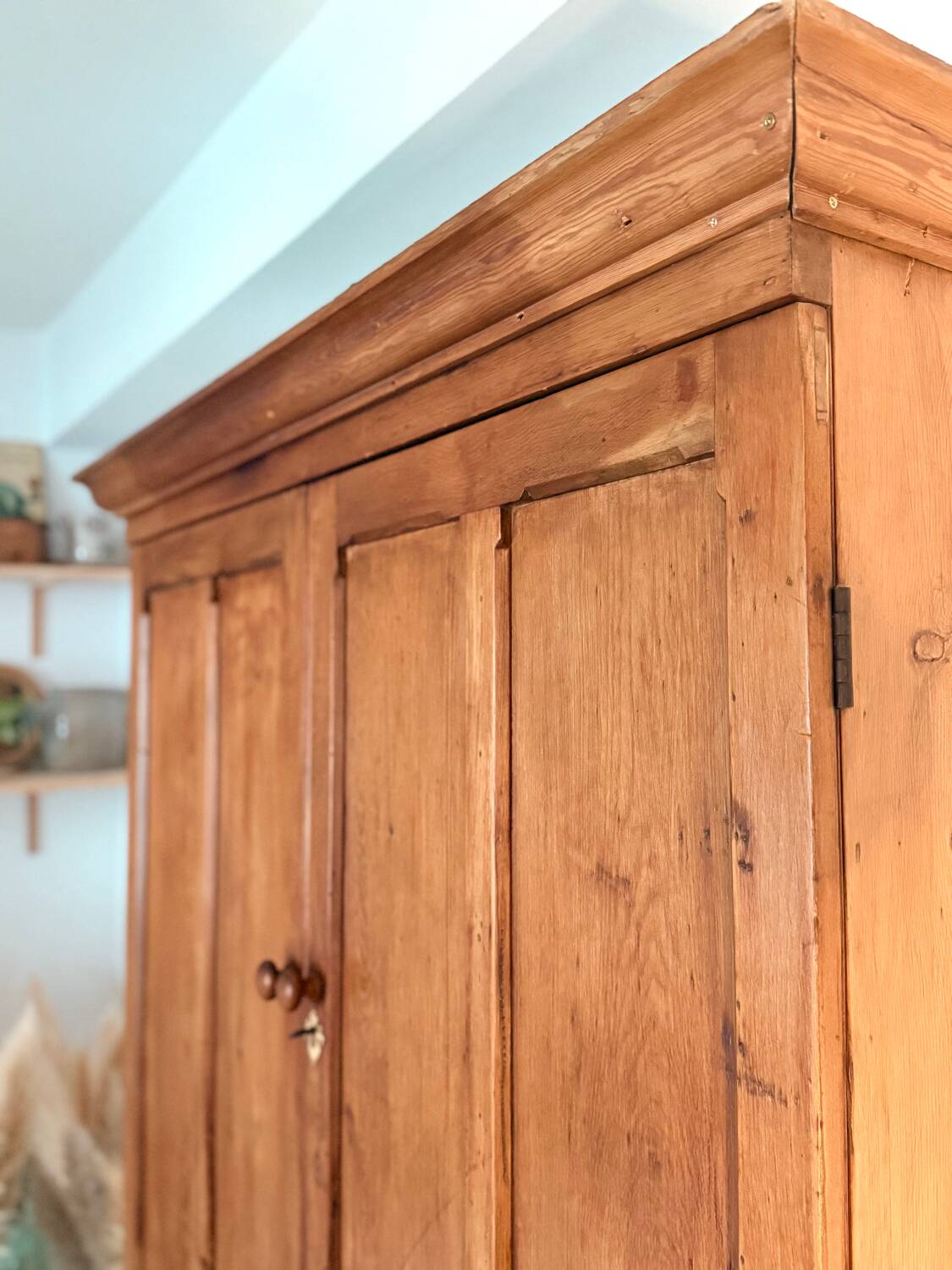 Parisian sideboard in solid wood