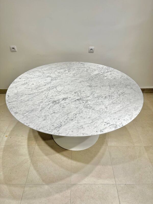 Table Tulipe Saarinen Knoll 137cm en marbre