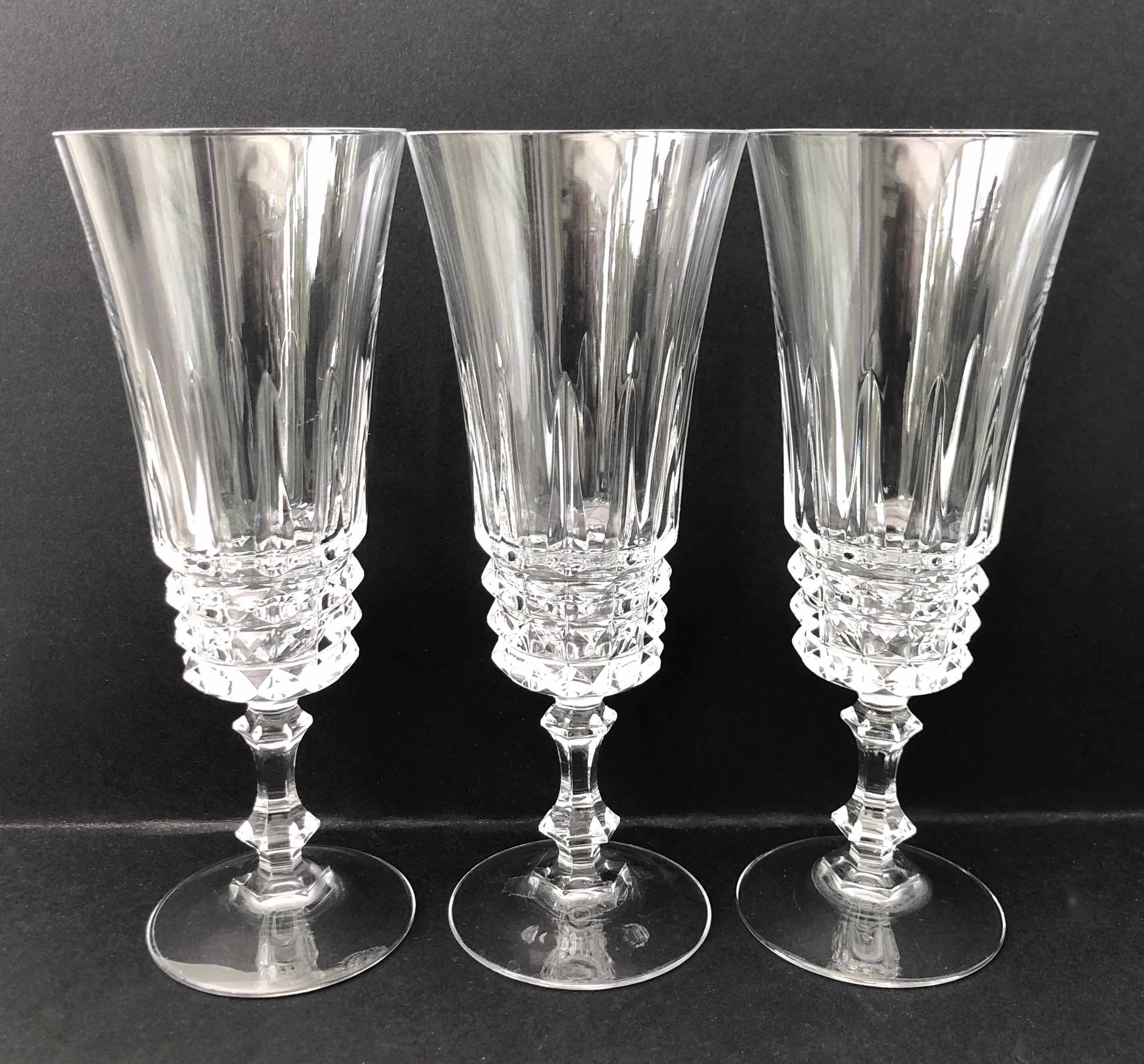 6 Arques crystal champagne flutes