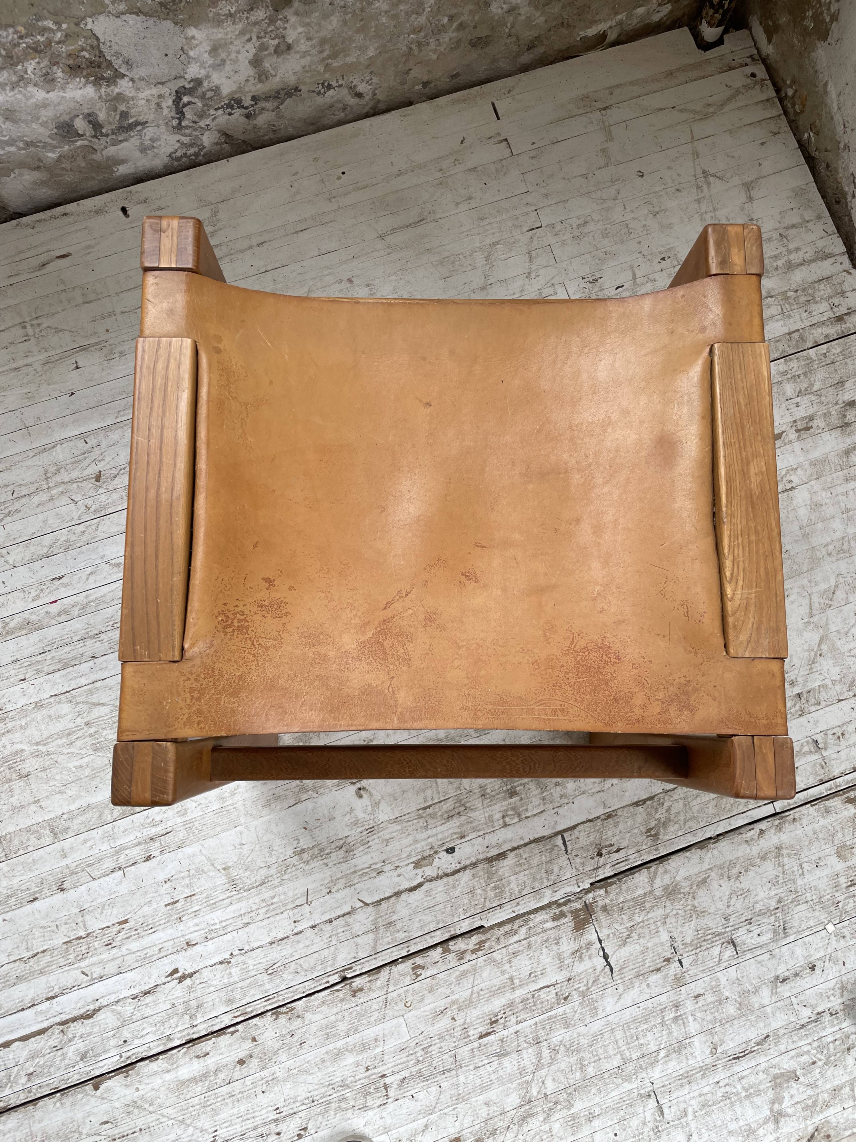 Solid elm and leather stool Maison Regain