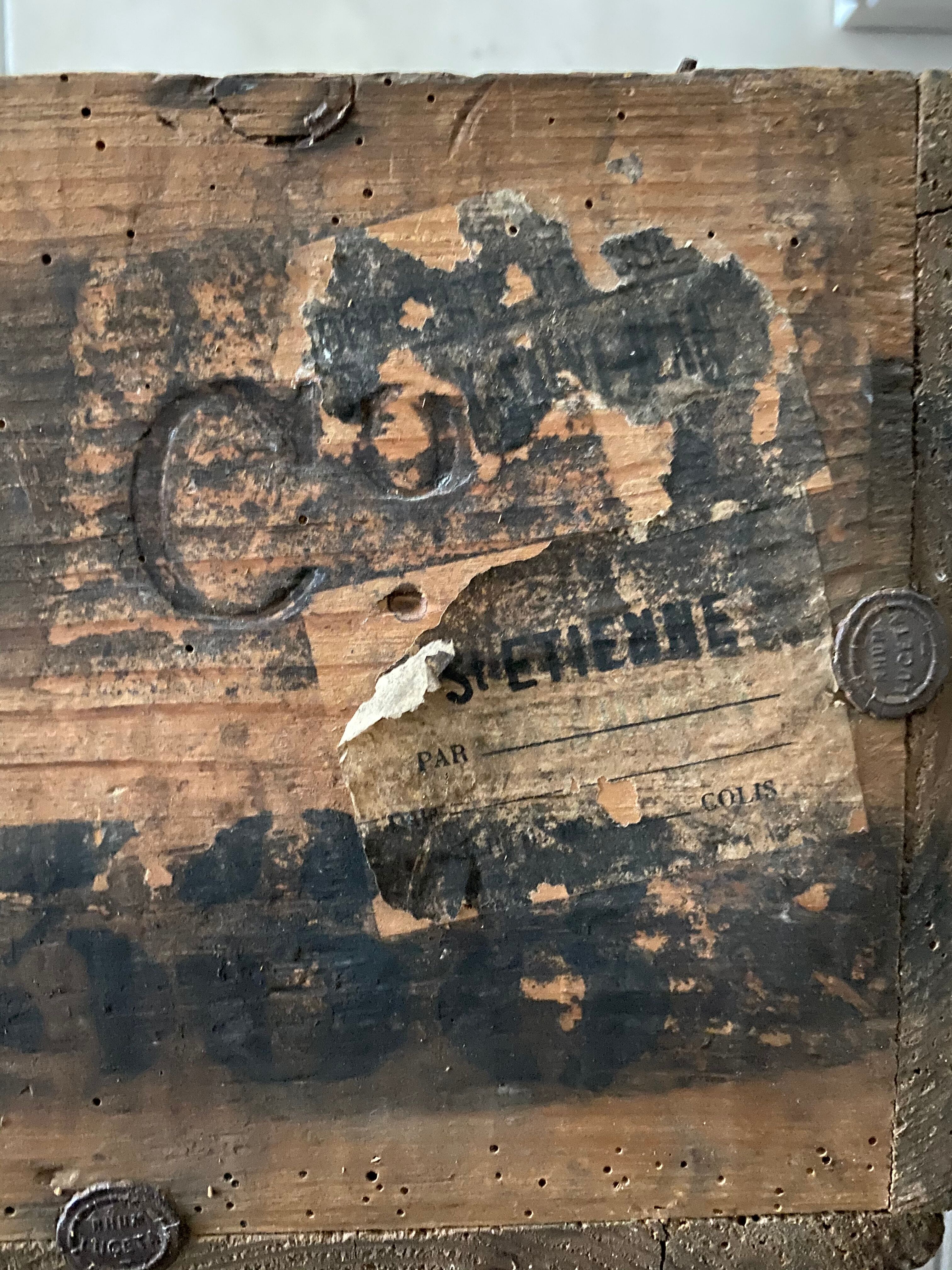Ancienne caisse en bois « Rhum Luceta »