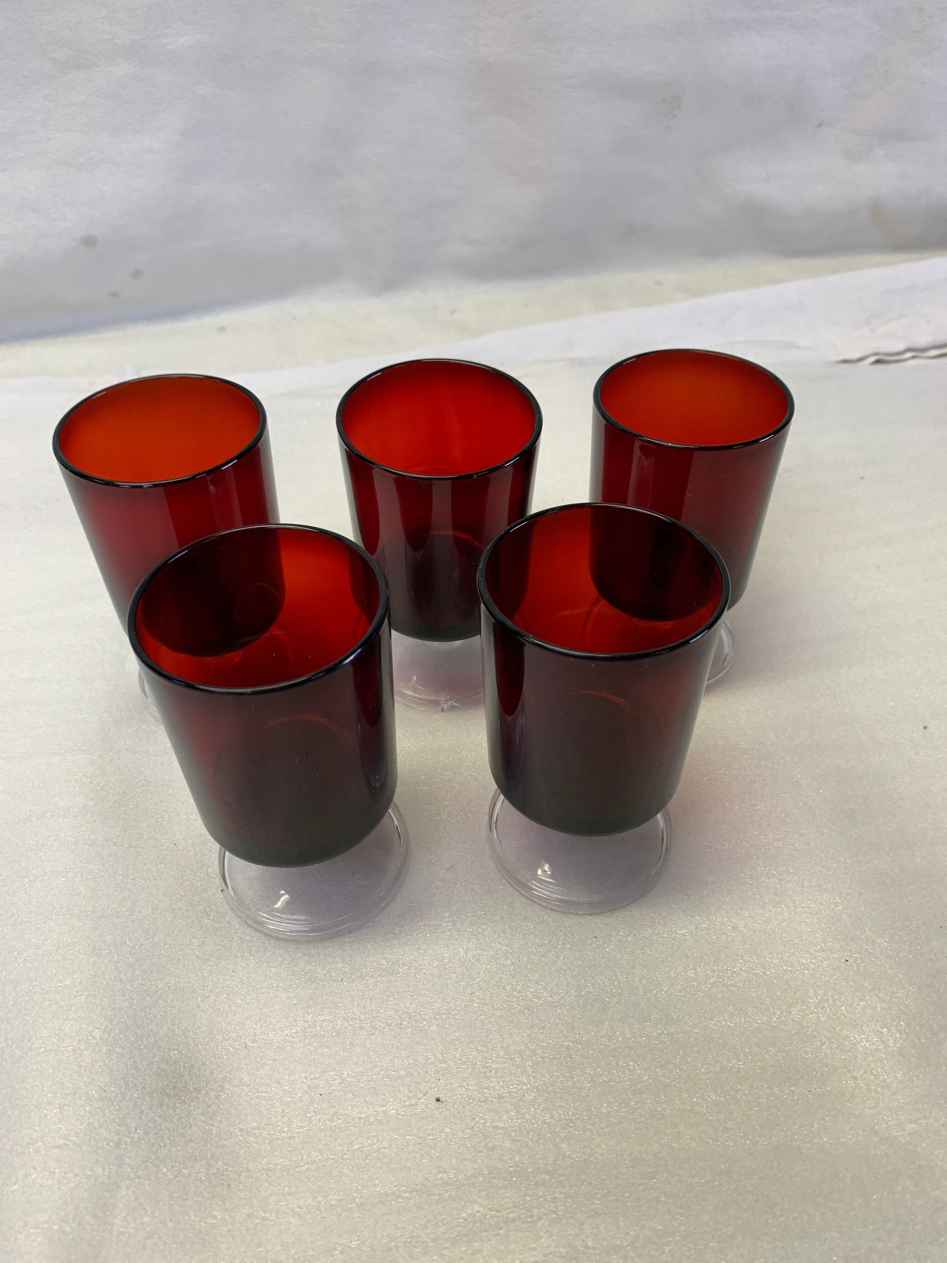 Set of 5 red glasses