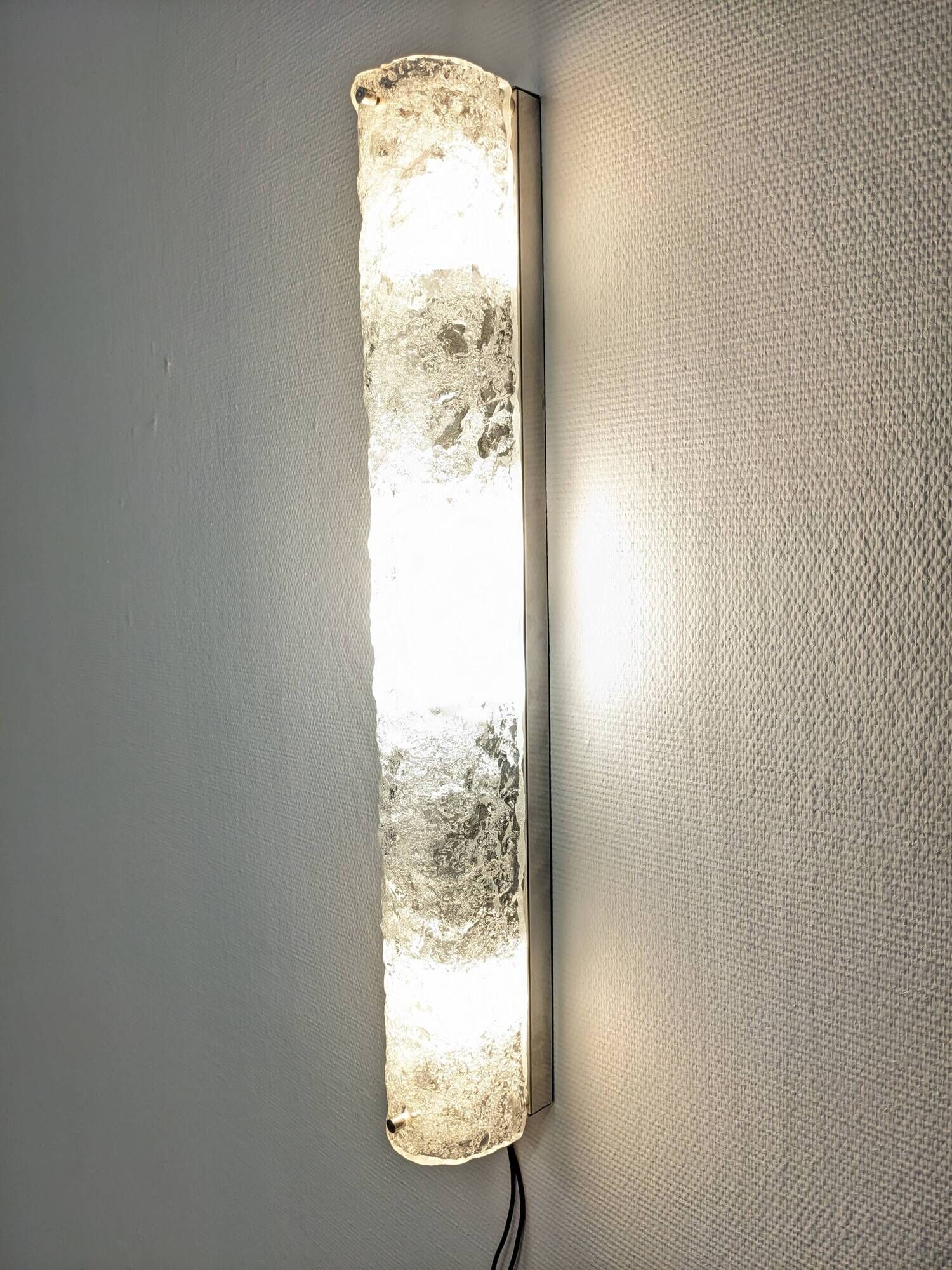 Brutalist wall light in frosted glass by Hillebrand Leuchten, Germany 1960.