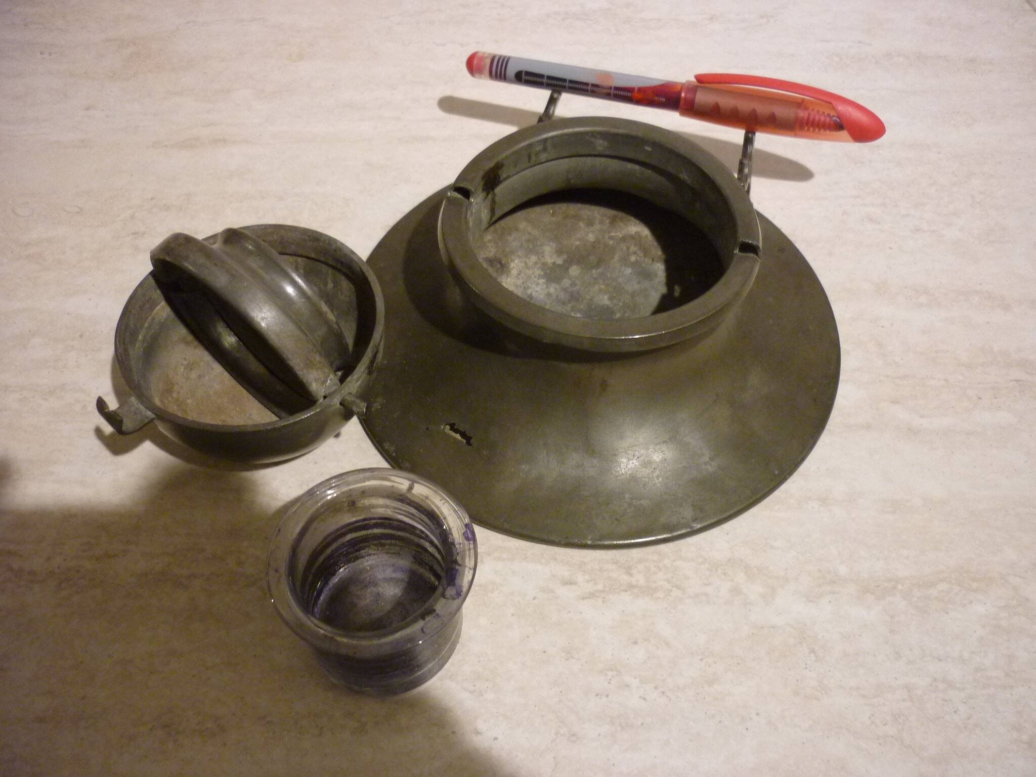 Encrier de navire en étain