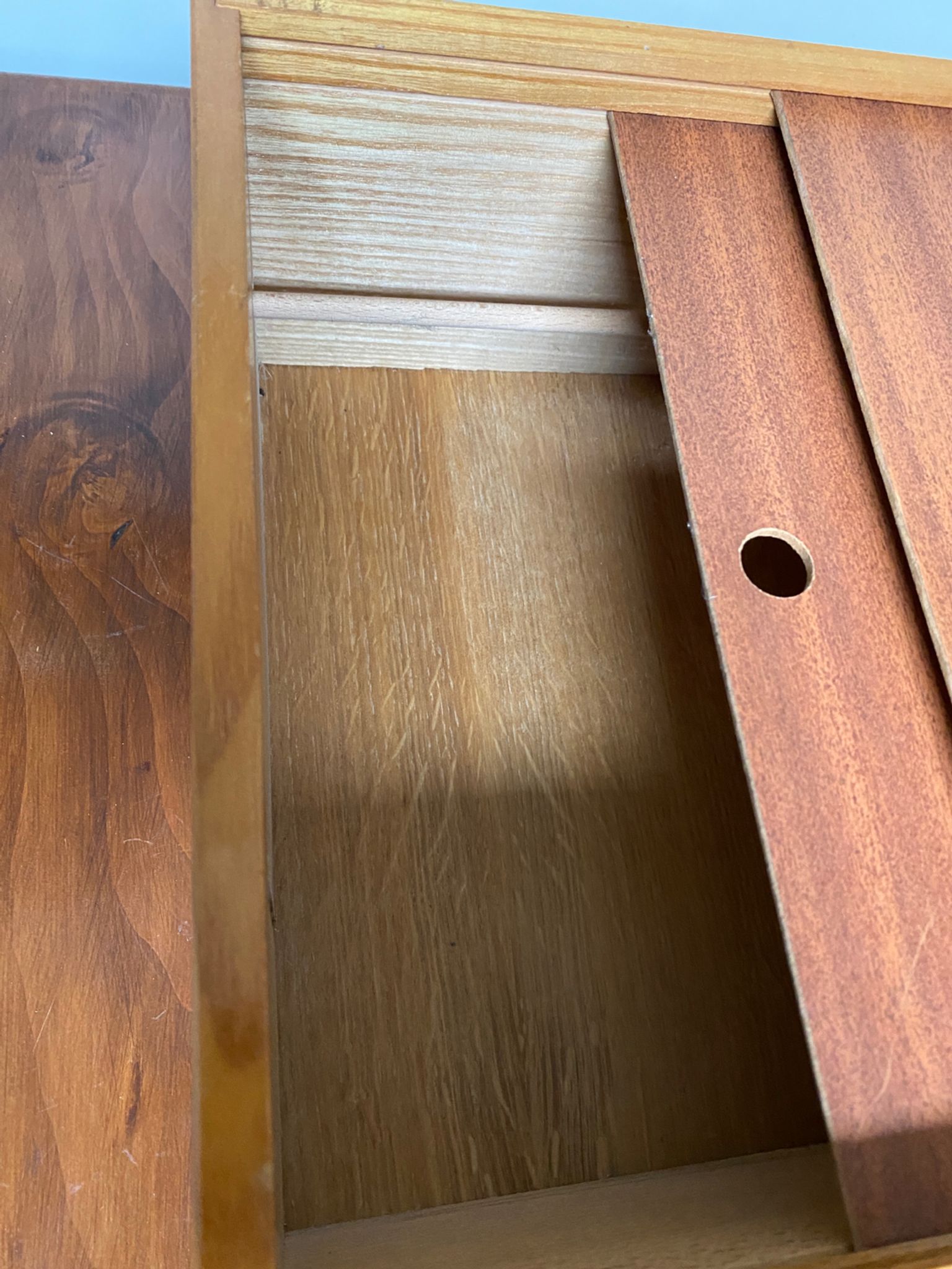 Armoire de rangement