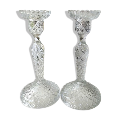 Paire de Bougeoirs flambeaux/Verrerie de Portieux, verre moulé. Motifs croisillons, forme corolle