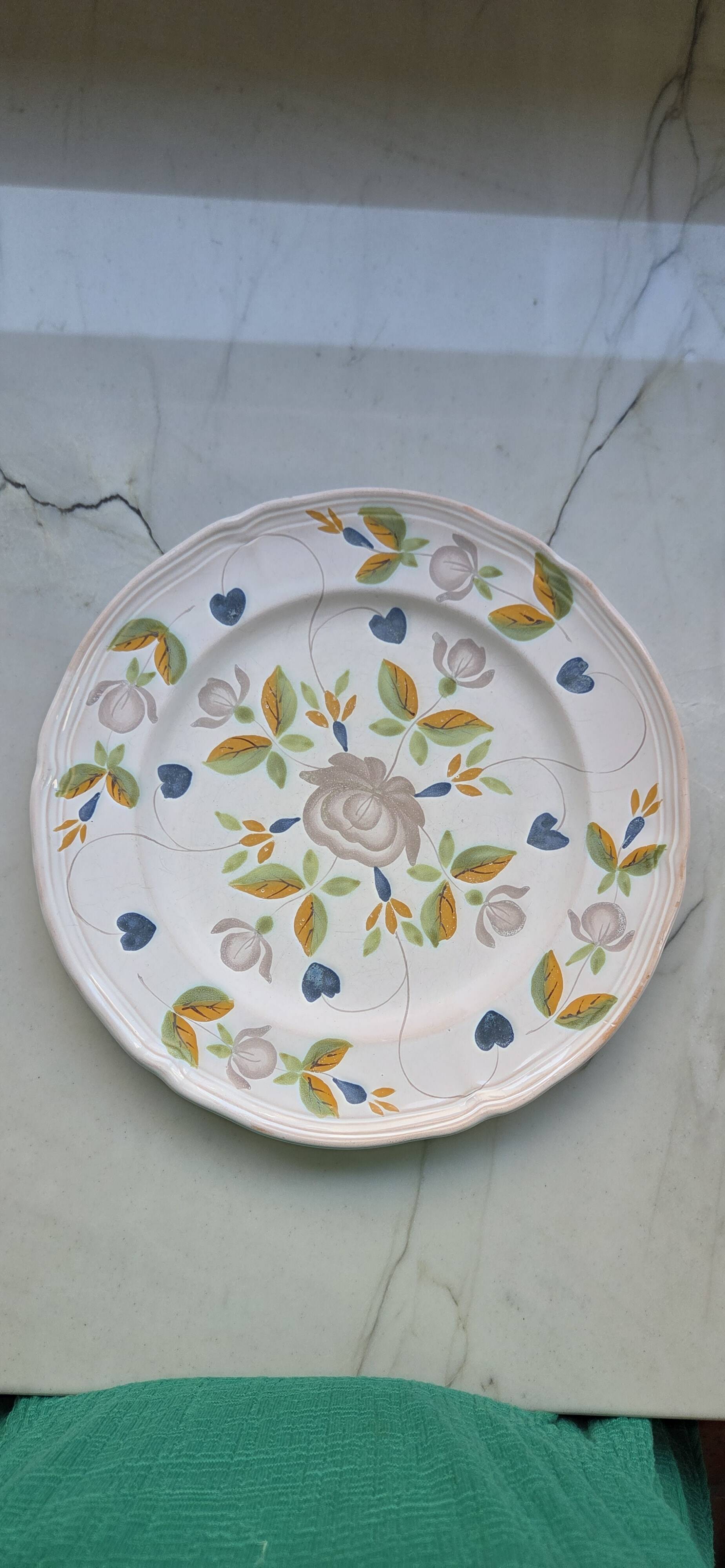 Porcelain plates from PORNIC