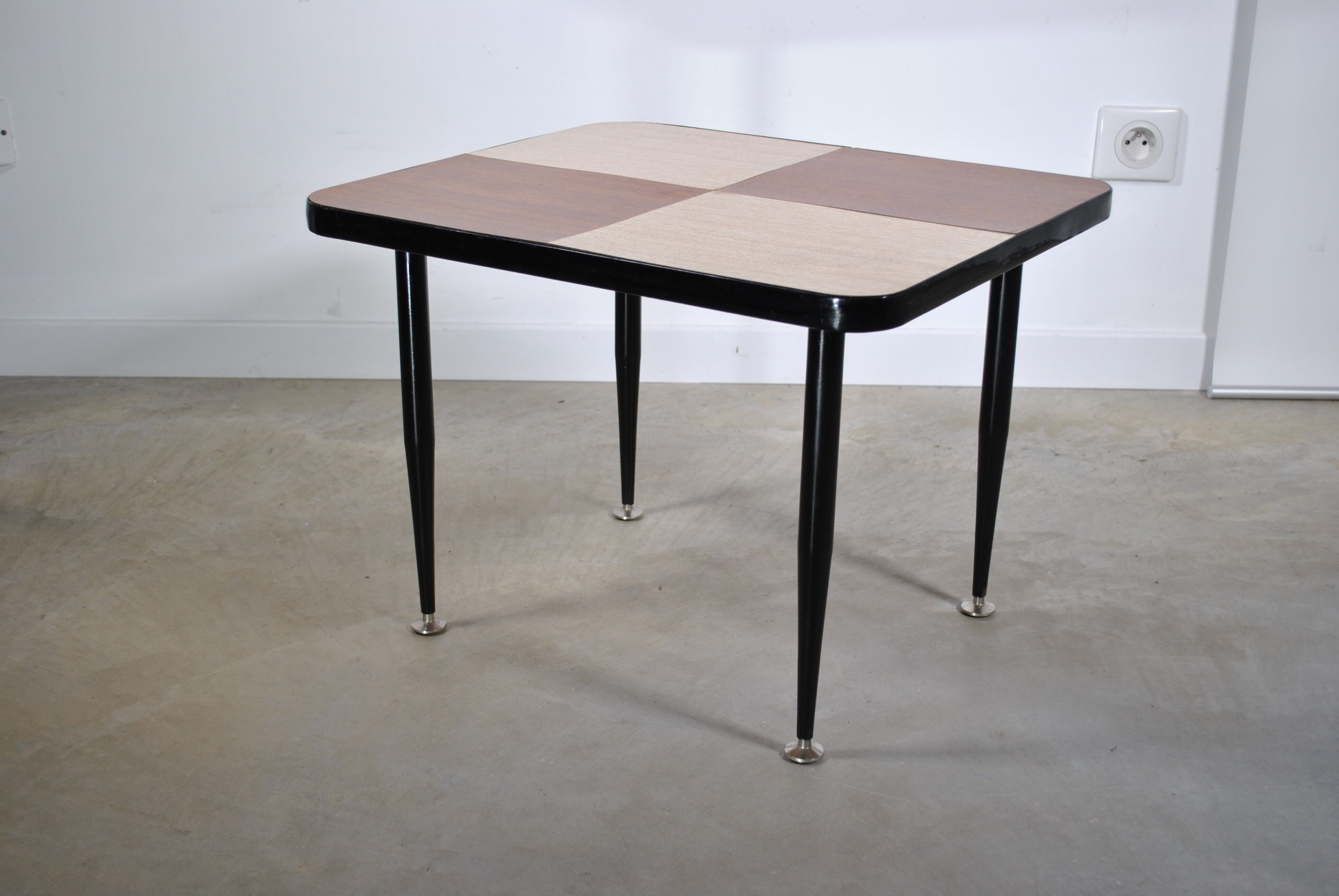 Formica coffee table year 60