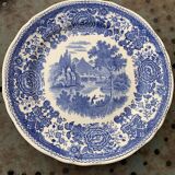 Lot of 7 small mismatched plates, old and collector's items