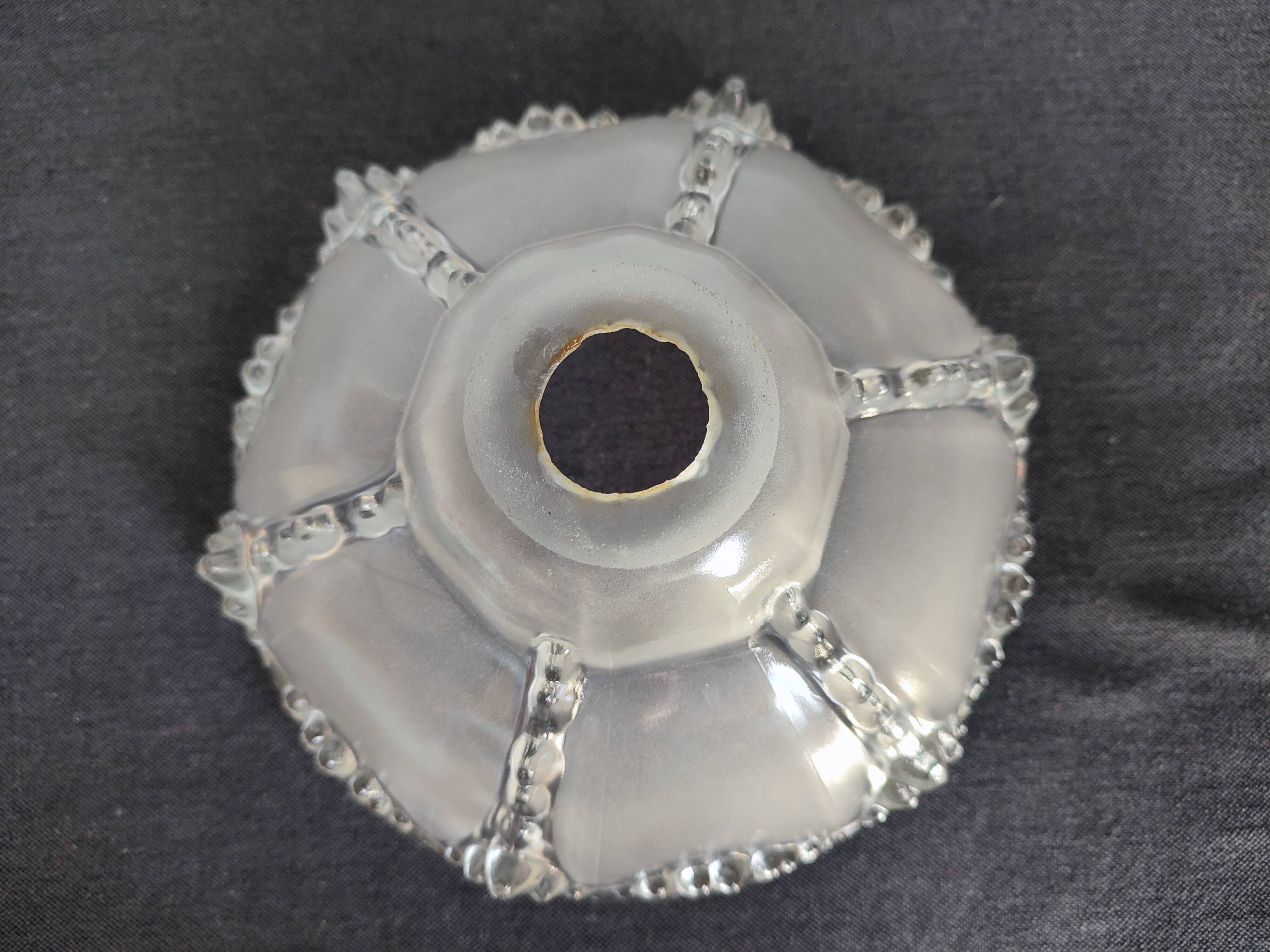 Antique table lamp in bronze and pressed glass by Ezan