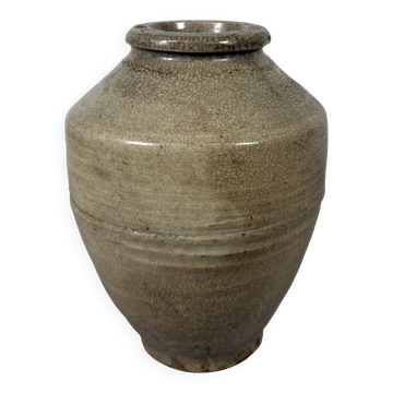Cracked cream stoneware vase, Ming Dynasty (1368-1644), China