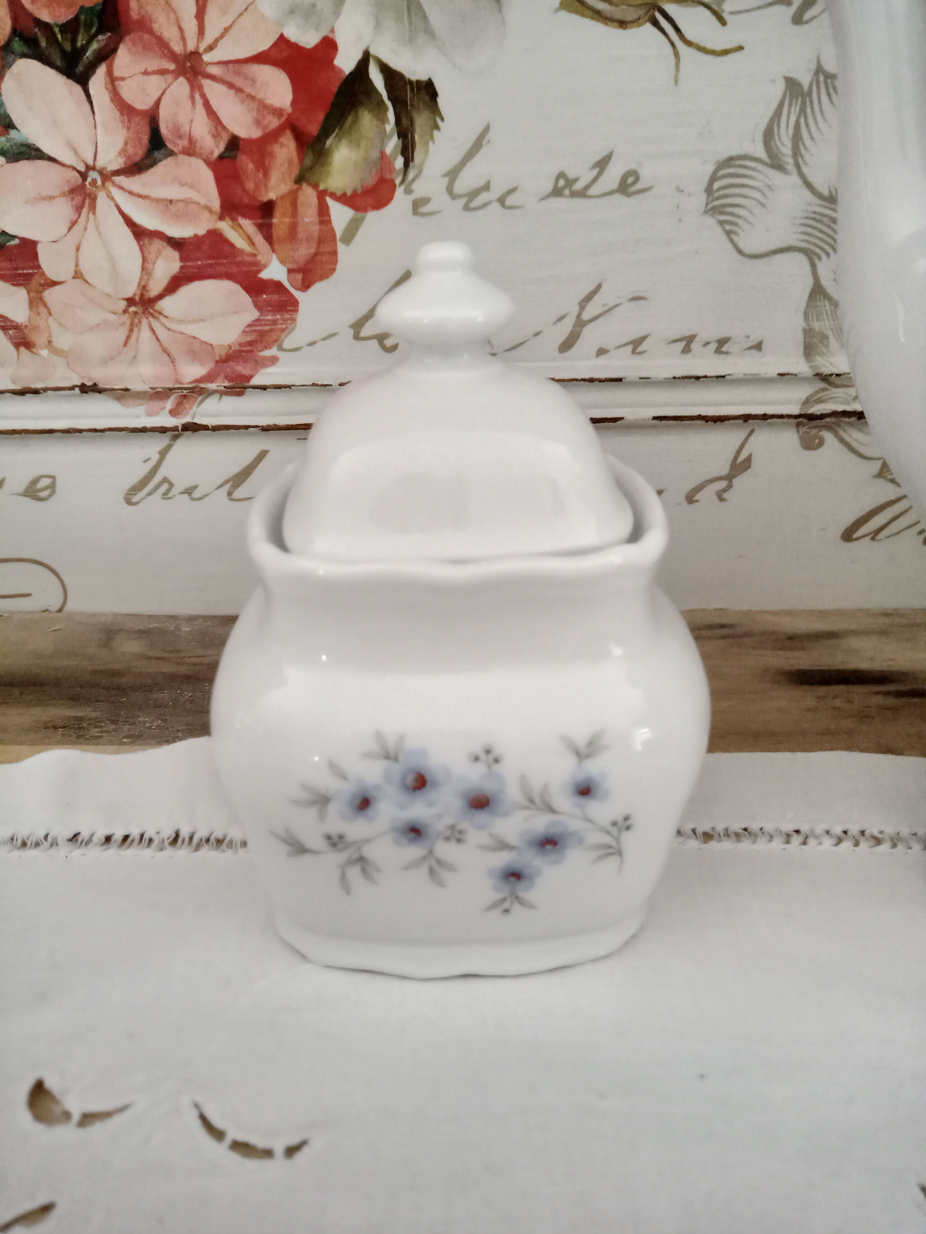 Vintage 15-piece coffee set in white porcelain Bavaria with small blue flowers